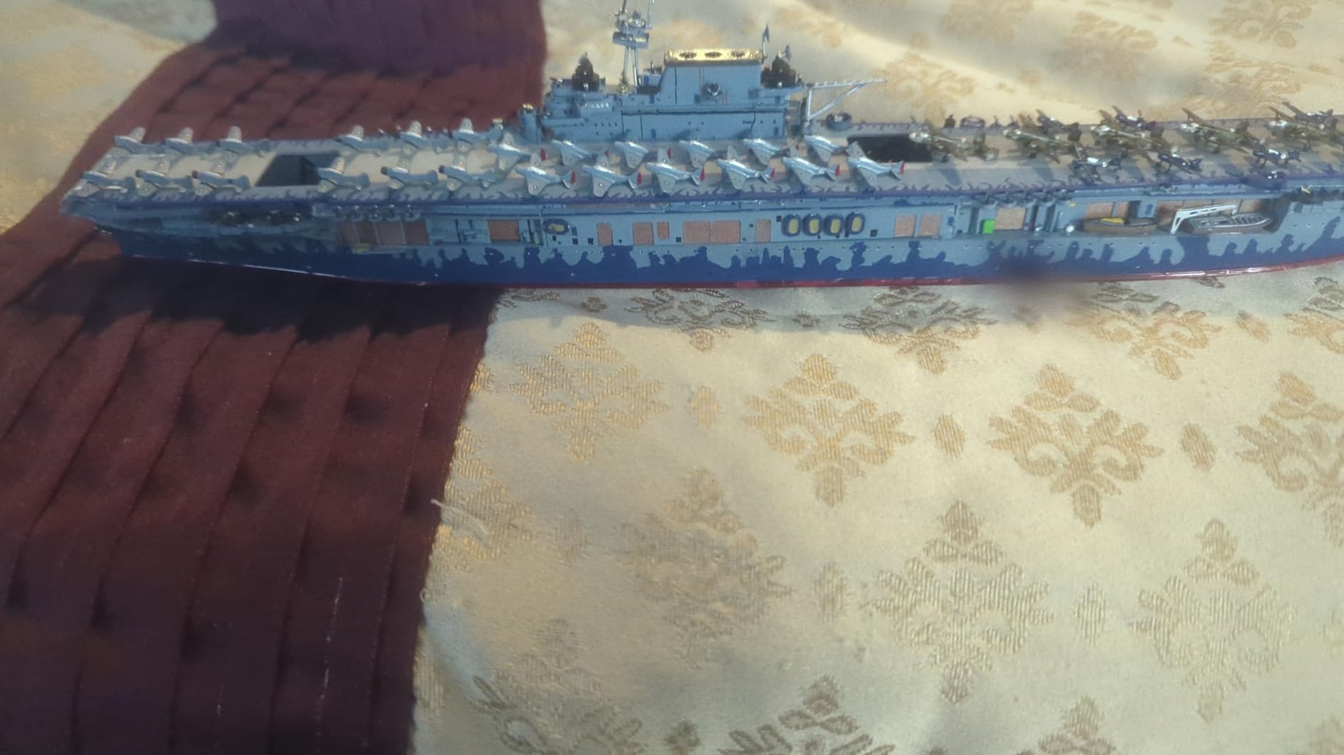 Trumpeter 05727 1/700 U.S.S. Hornet CV-8 US Aircraft Carrier customer photo 2