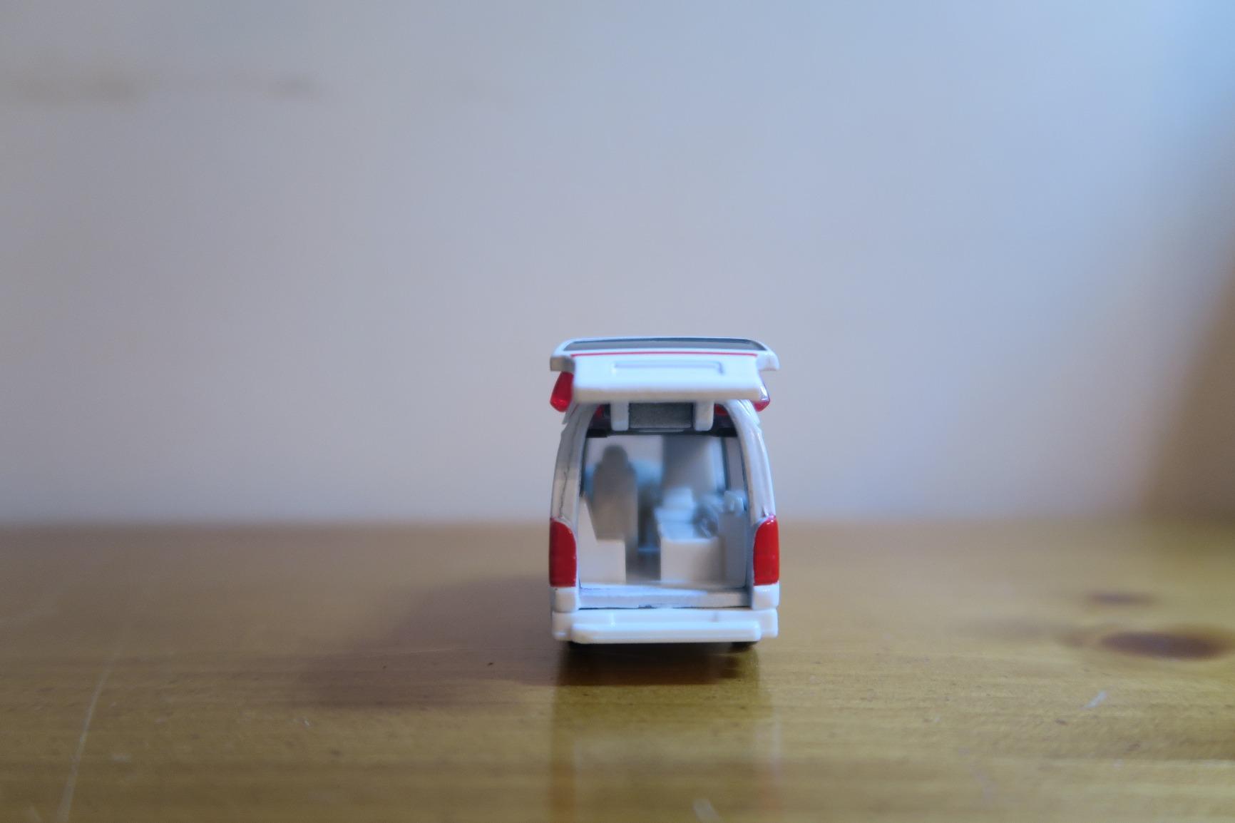 TOMICA Takara Tomy 079 Toyota Himedic Ambulance customer photo 2
