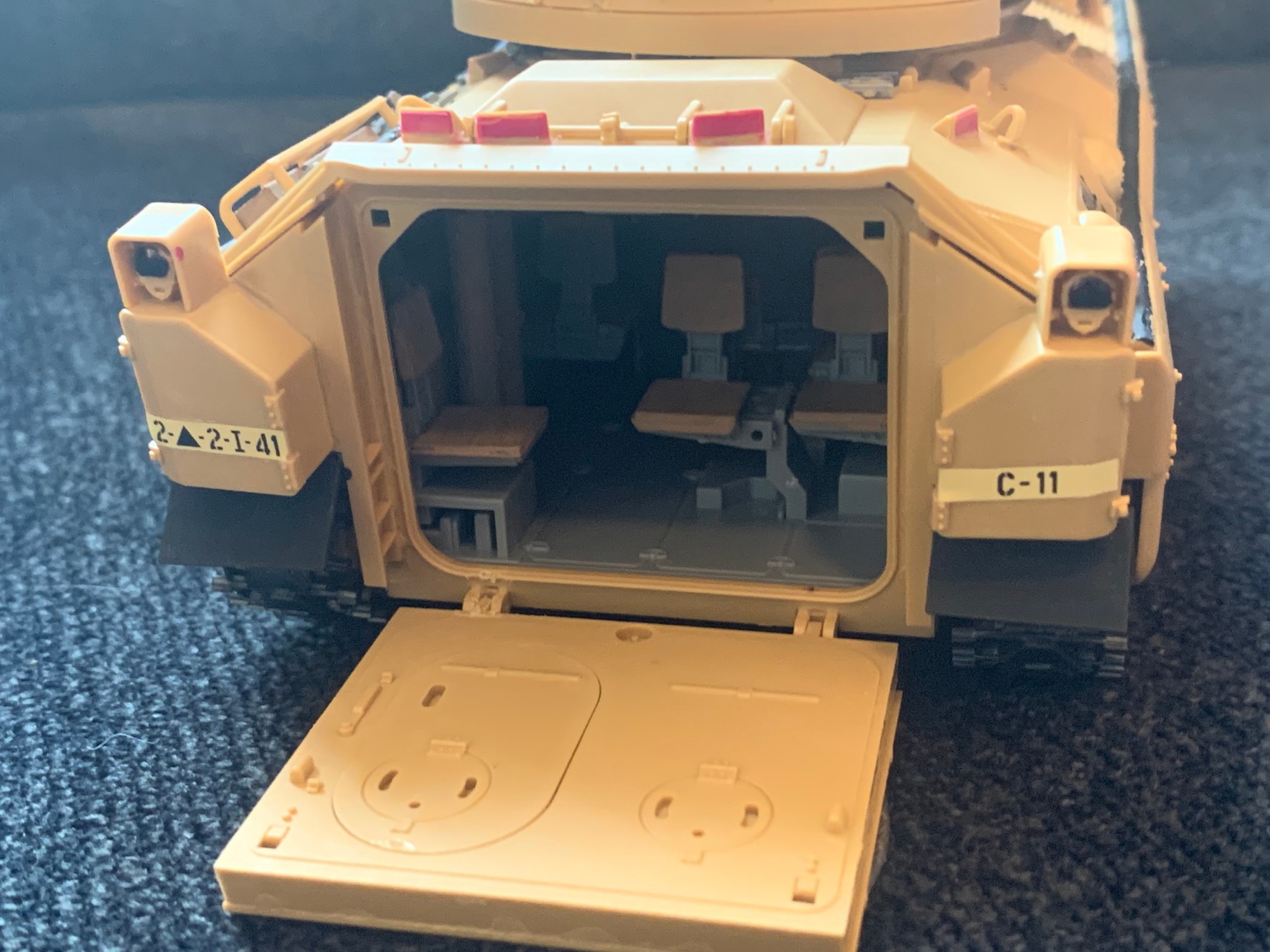 Tamiya Models Bradley M2 Ifv W/Interior 1/35 customer photo 1