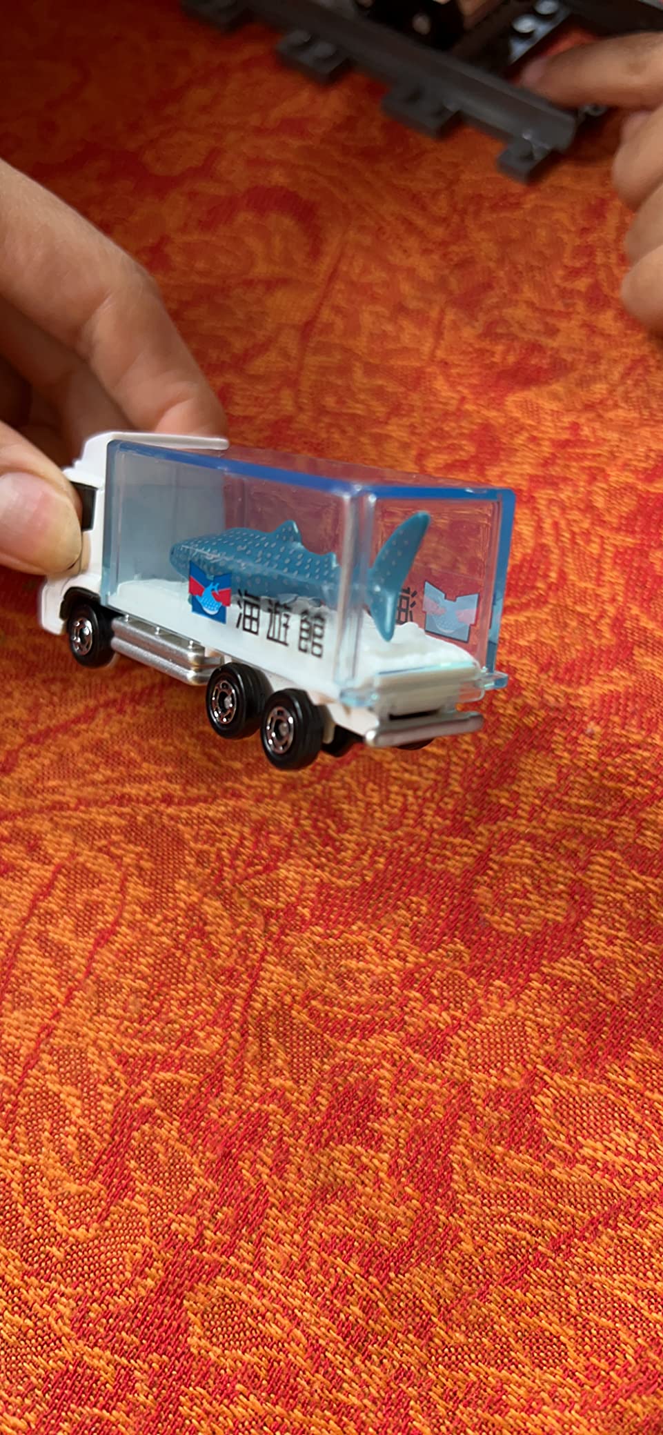Tomica Takara Tomy 069 Nissan Diesel Quon Aquarium Truck customer photo 1