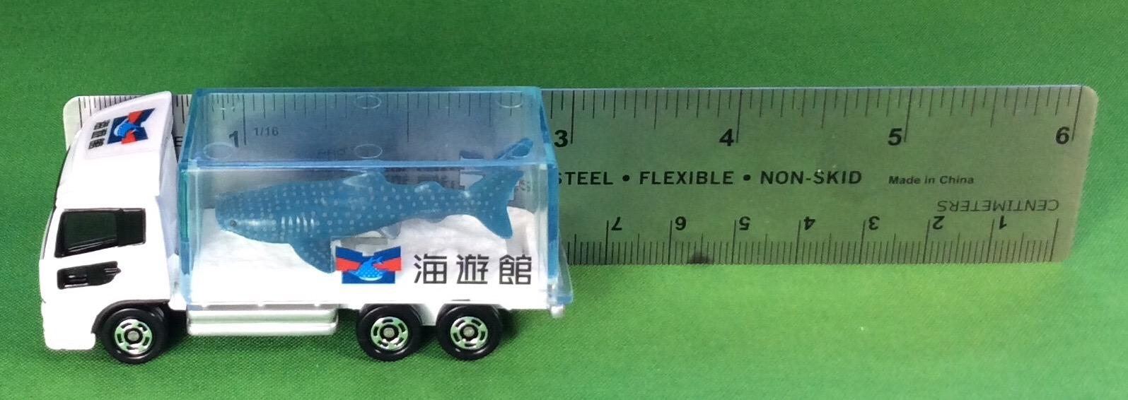 Tomica Takara Tomy 069 Nissan Diesel Quon Aquarium Truck customer photo 2