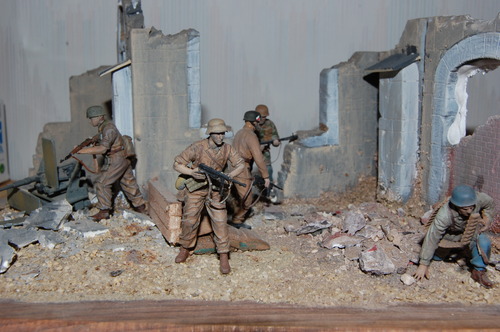 Dragon Models Panzer IV Crew Model Kit 1/35 Scale customer photo 2