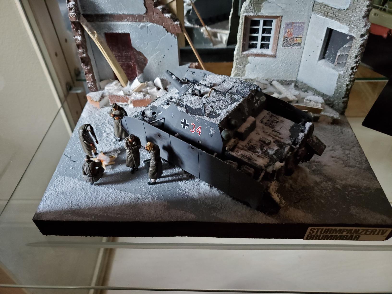 Tamiya 300035077 1:35 WWII German Assault Tank (2) Brummbär Early Production customer photo 1