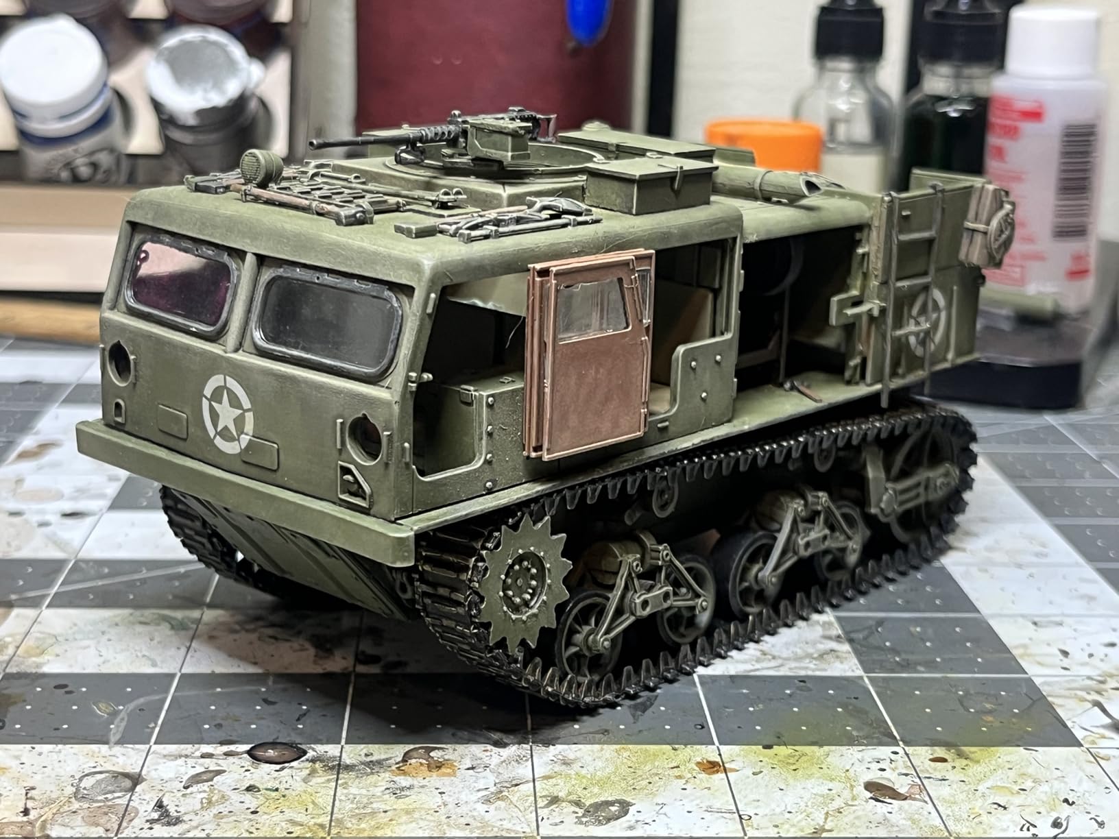 M4 High Speed Tractor Vehicle Model Building Kit, 3