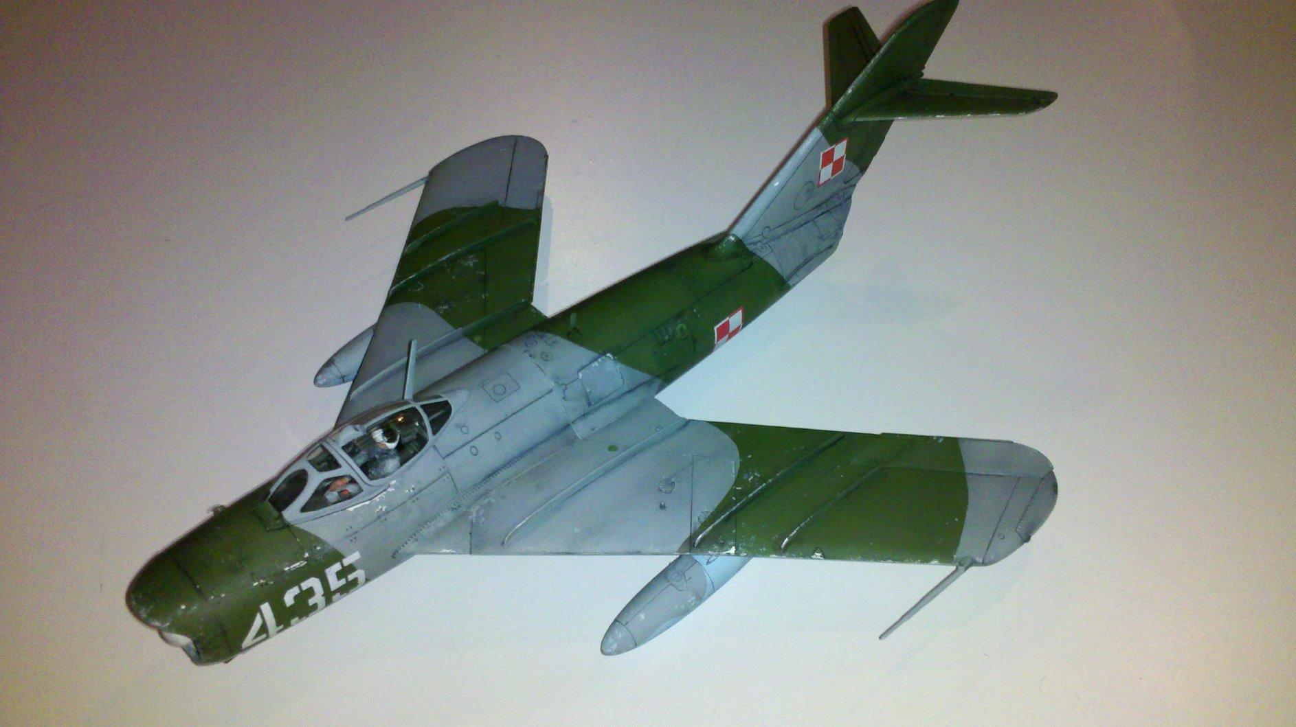 Hobby Boss MiG-17PF Fresco D Airplane Model Building Kit customer photo 2