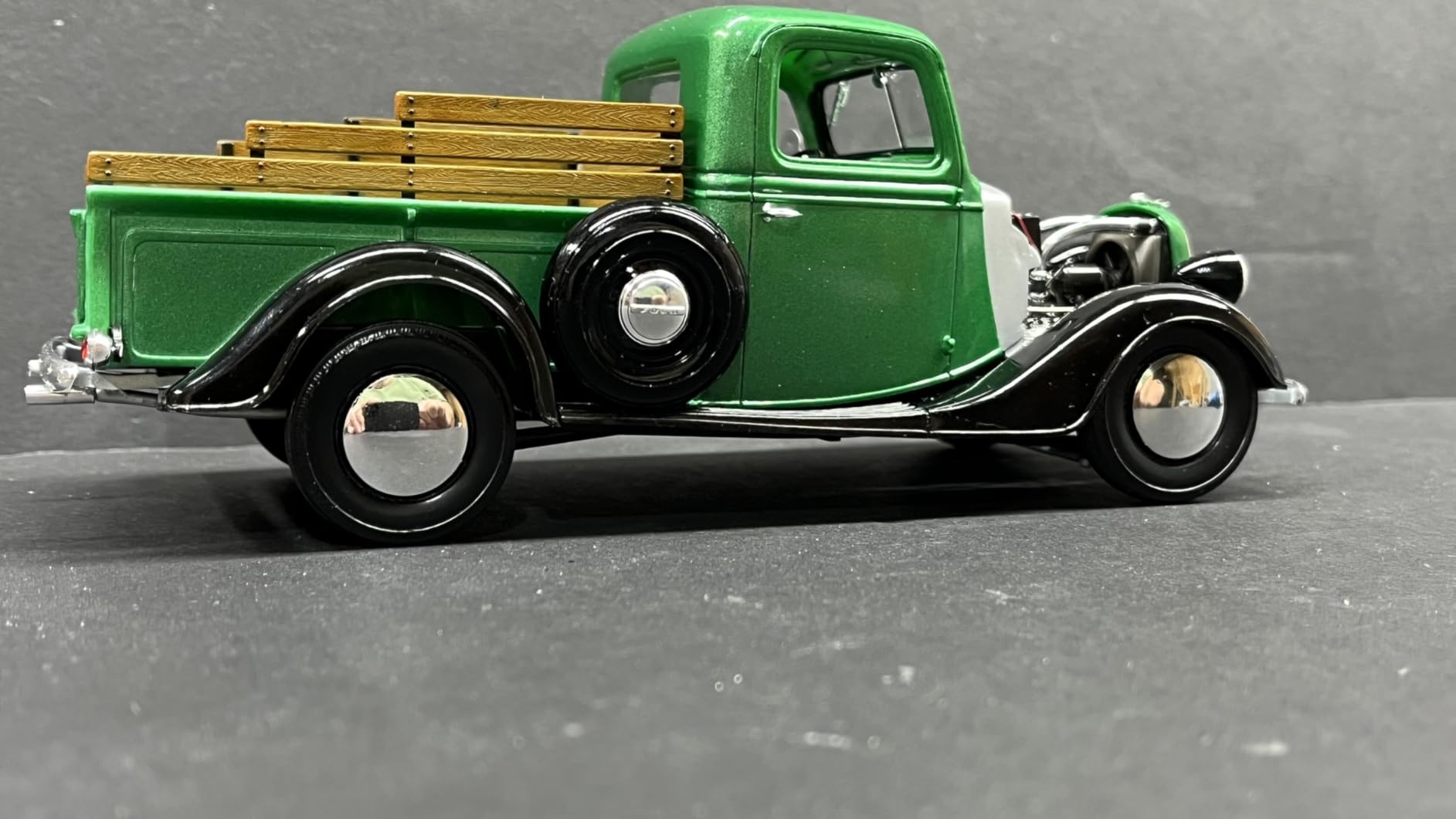 Revell 85-4516 1937 Ford Pickup Truck 2N1 w/Surf Board Model Car Kit 1:25 Scale 162-Piece Skill Level 4 Plastic Model Building Kit customer photo 2