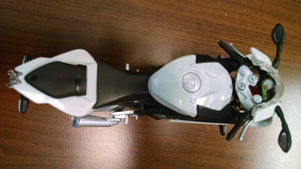 Maisto 1/12 BMW S1000RR Motorcycle customer photo 1