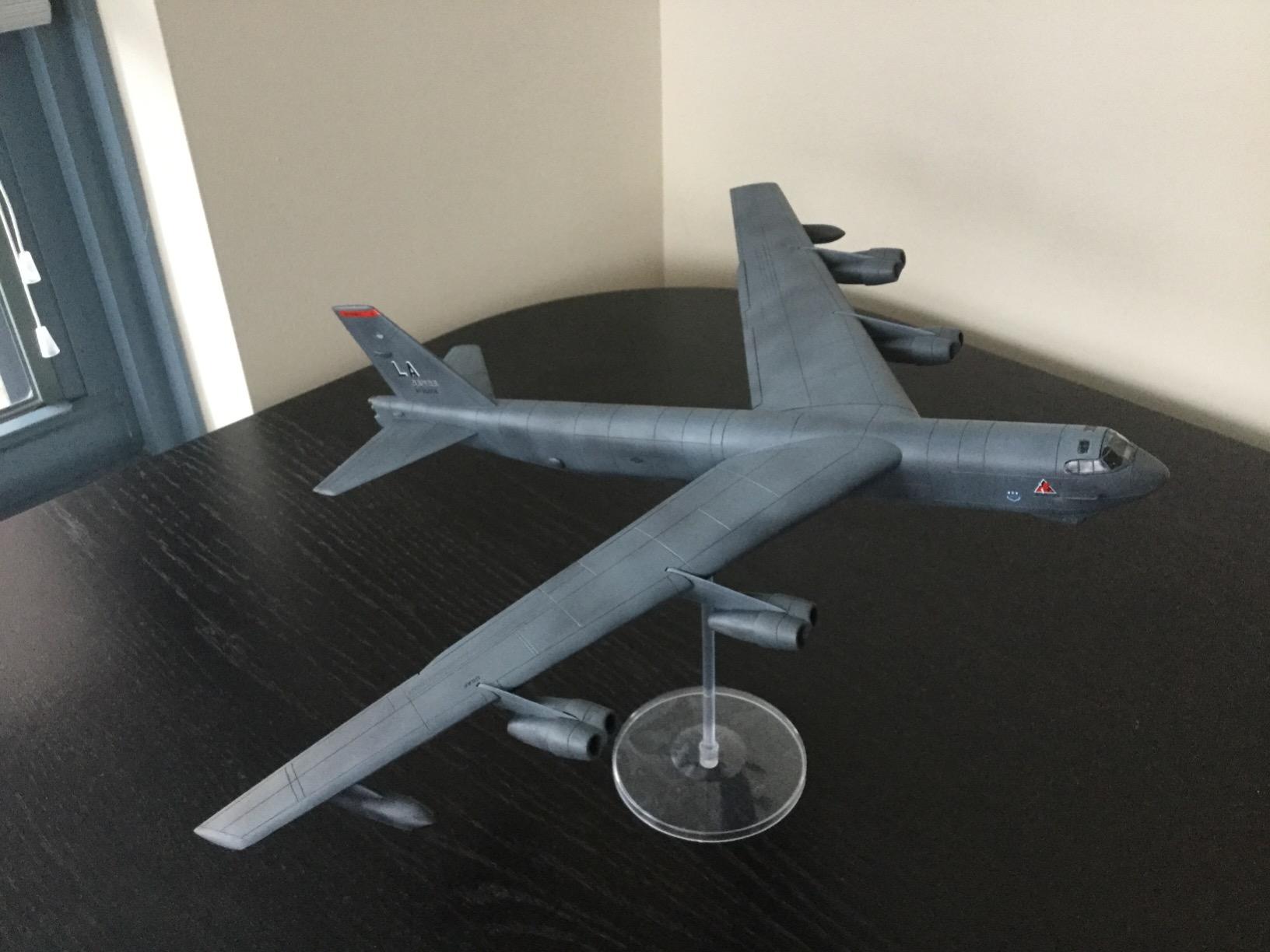 Minicraft B-52H Stratofortress Model Building Kit 1/144 Scale customer photo 2