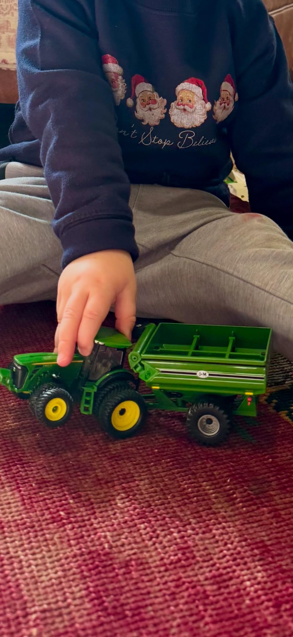 ERTL Big Farm John Deere Tractor Toy with J&M Grain Cart - 1:64 Scale - Farm and Construction Toys - Authentic Die-Cast John Deere Tractor Toys - 8 Years and Up customer photo 1