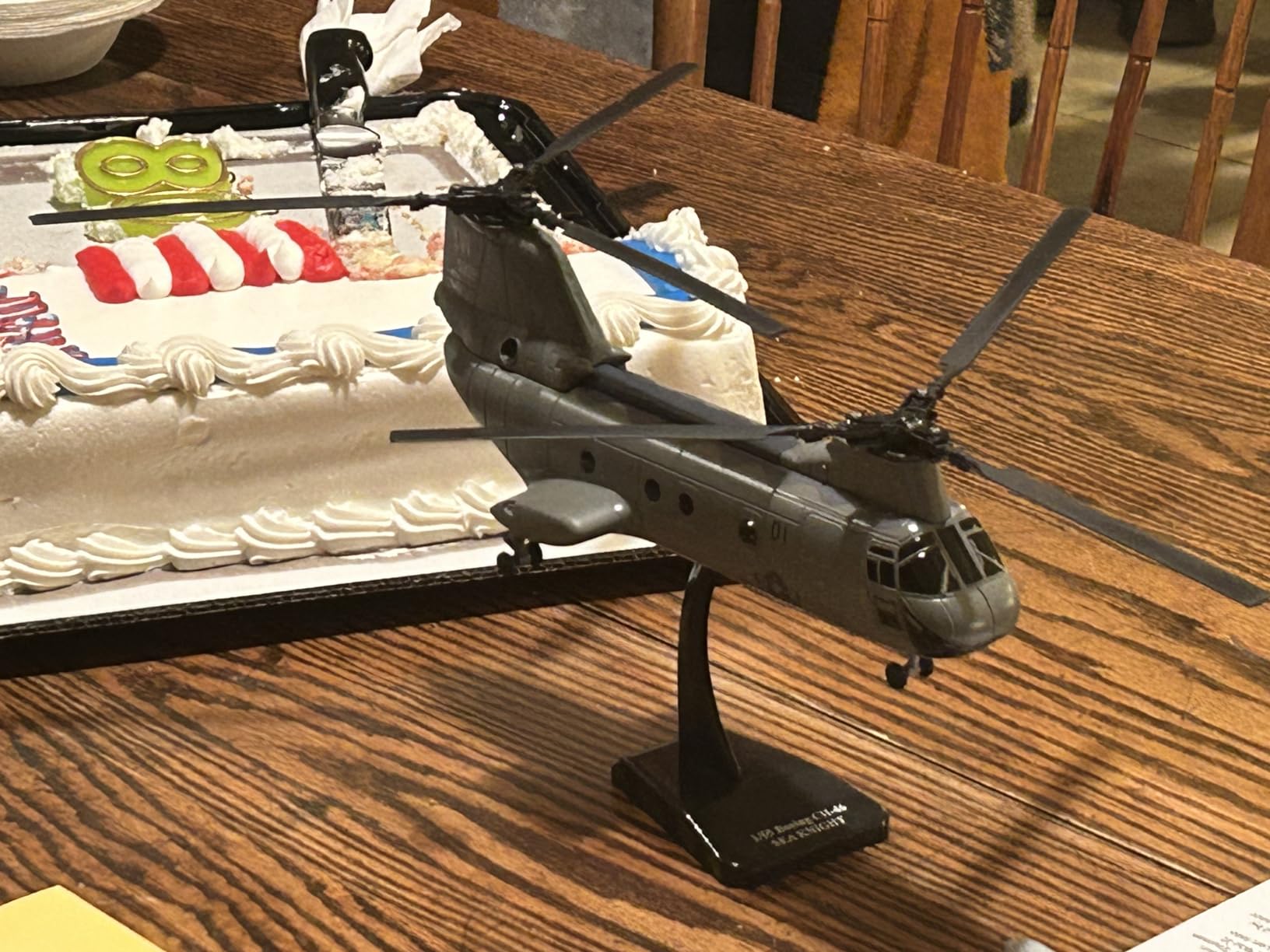 New Ray 25893 1:55 Boeing CH-46 Sea Knight Marine - Sky Pilot customer photo 1