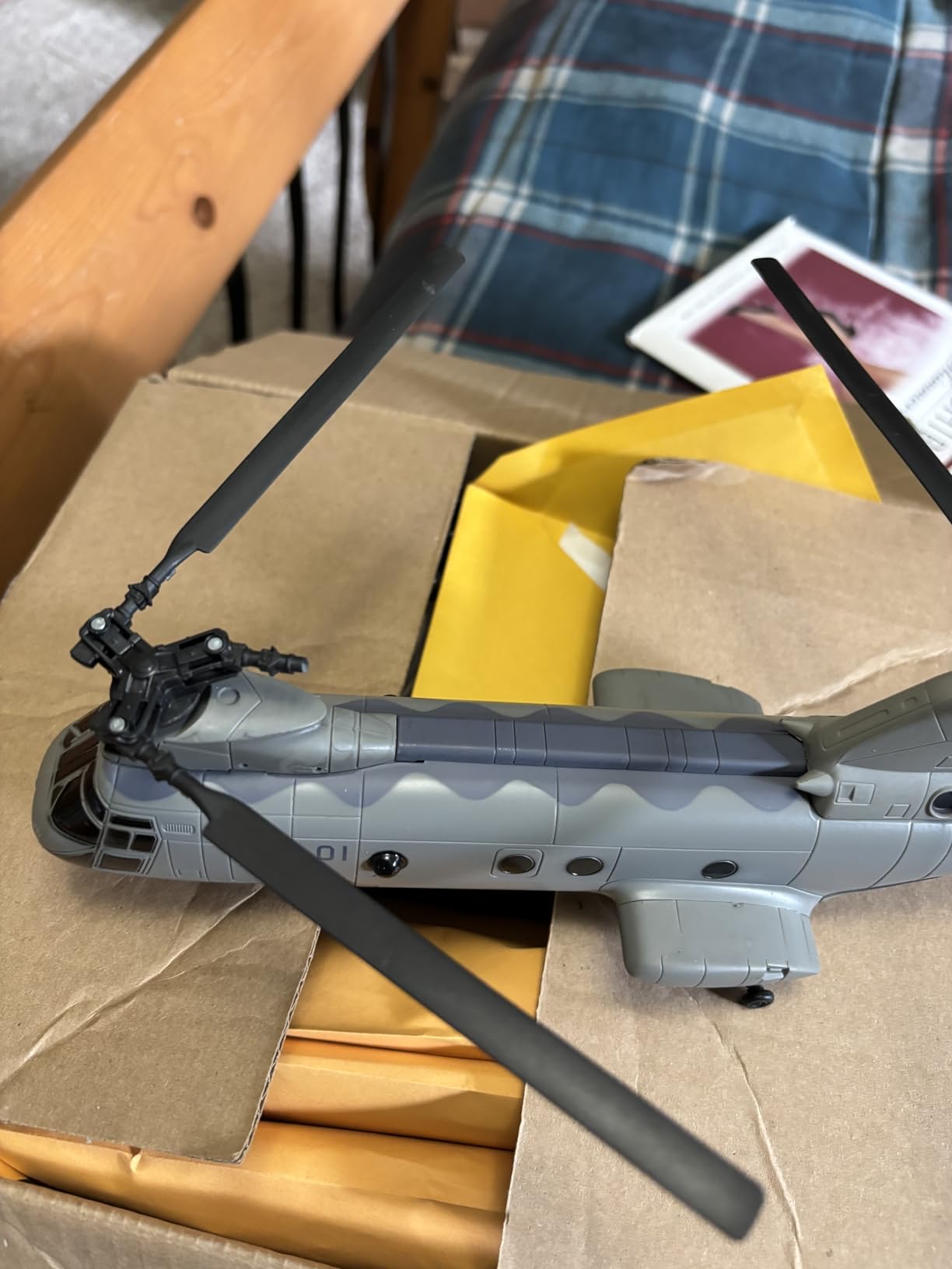 New Ray 25893 1:55 Boeing CH-46 Sea Knight Marine - Sky Pilot customer photo 2