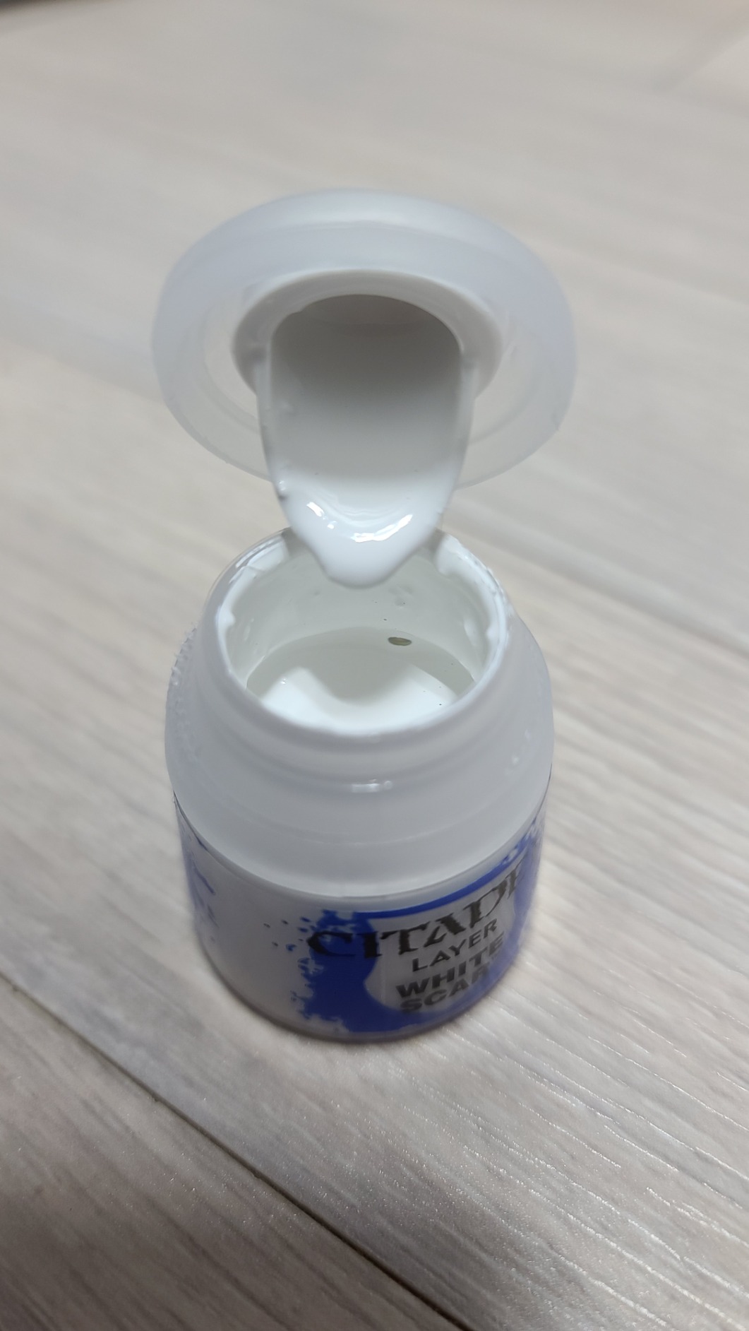 Games Workshop - Citadel Colour Layer: White Scar (12ml) Paint customer photo 1
