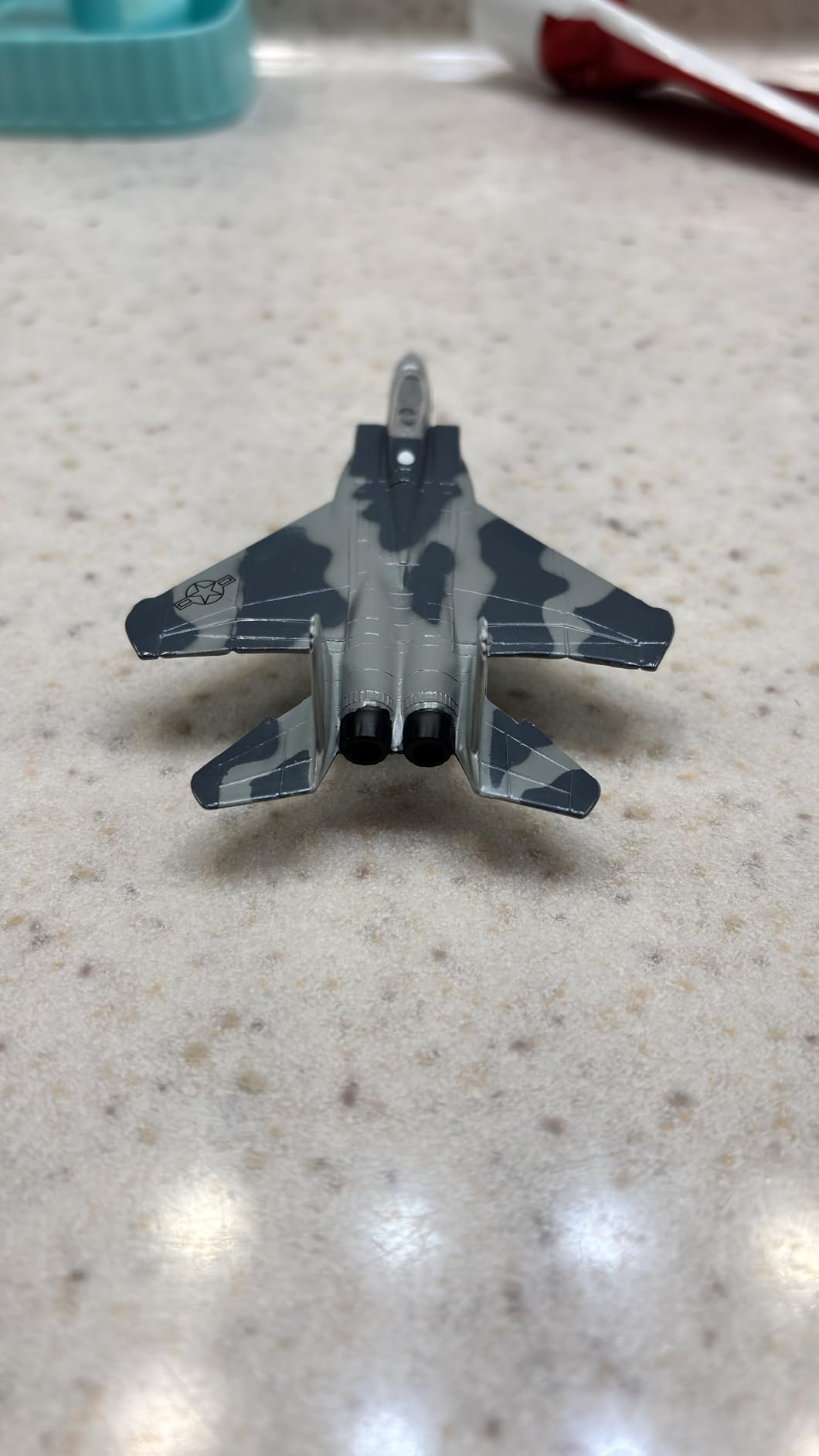 Daron Worldwide Trading Runway24 F-117 Nighthawk Vehicle, Medium customer photo 2