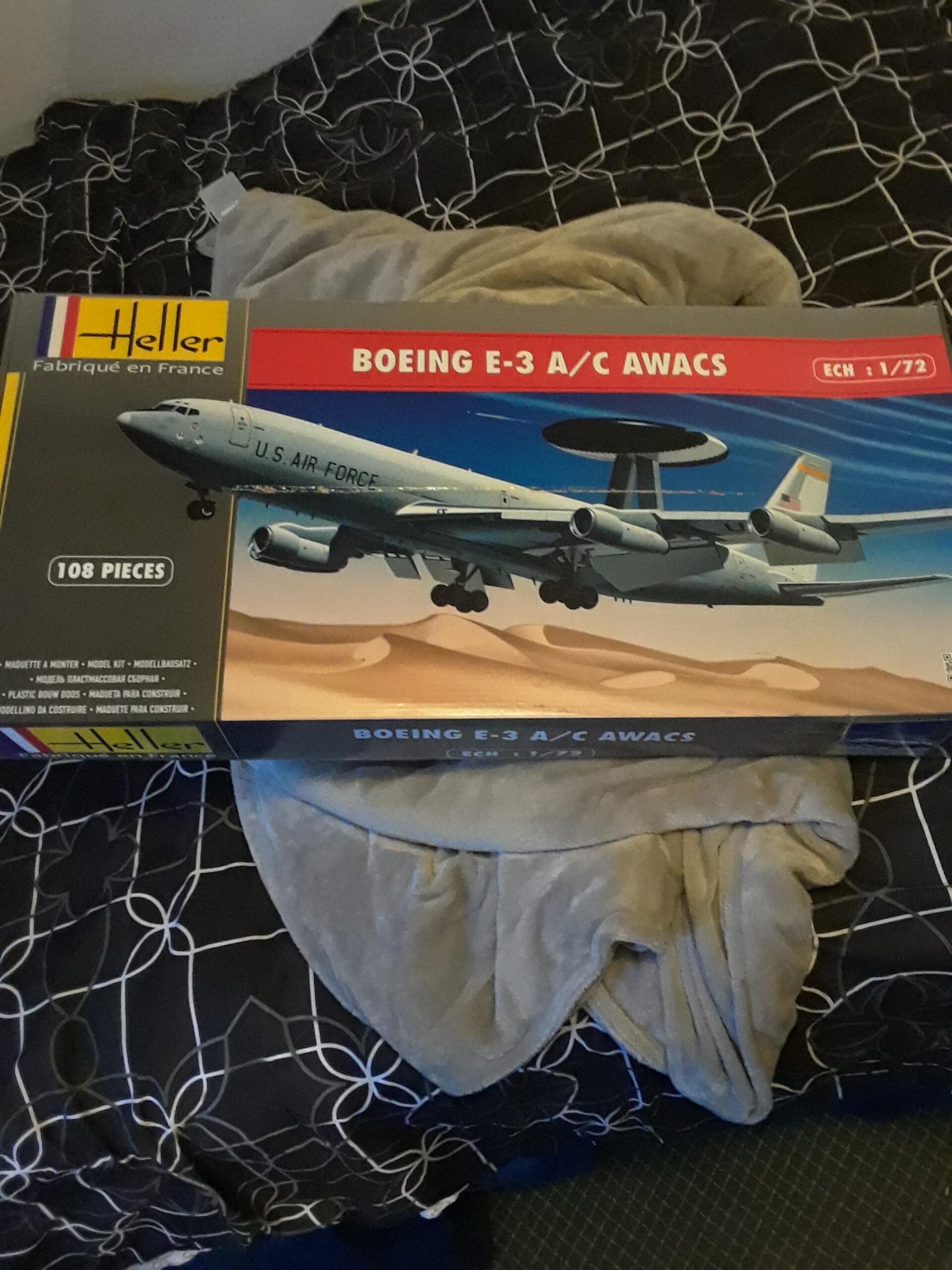 Heller 1/72 Scale Boeing E-3B AWACS Military Aircraft Model Kit - Self-Assembly Hobby Model for Teenagers and Adults customer photo 1