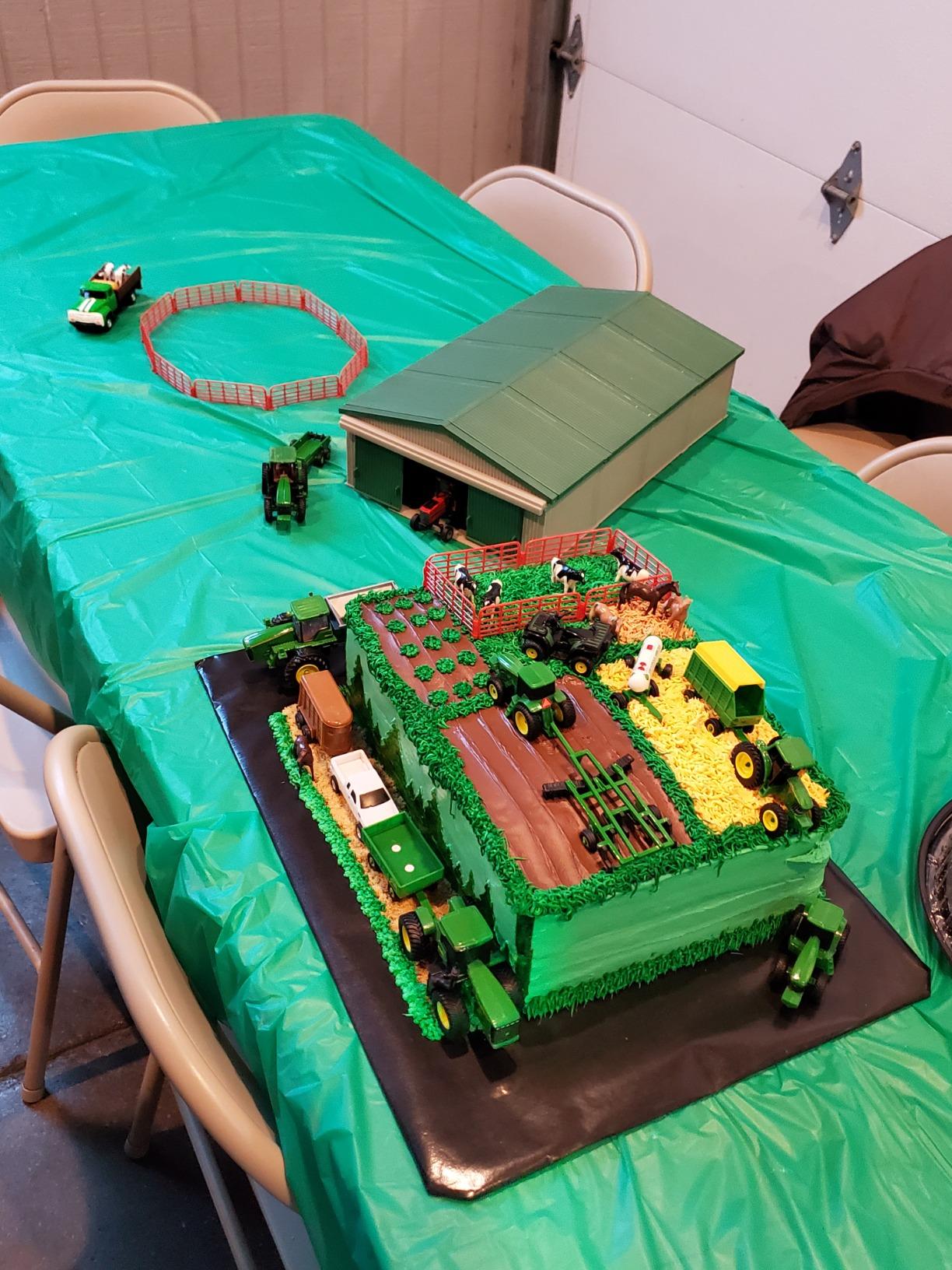TOMY John Deere Die-Cast Farm Toys Playset - 1:64 Scale - Includes Farm Animals, Machine Shed, Toy Tractors, Toy Trucks, and Farm Tools - 70 Count - 8 Years and Up customer photo 1