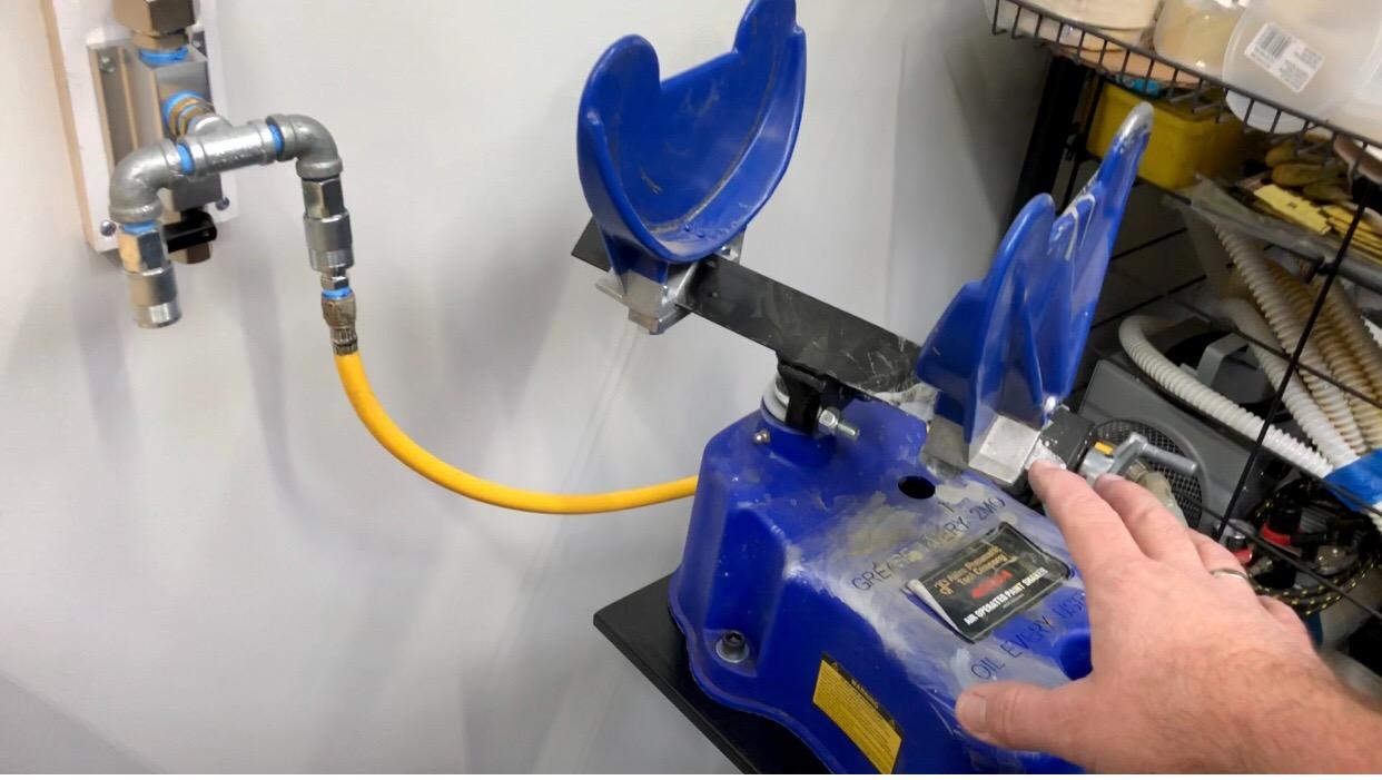 Astro Pneumatic - Air Operated Paint Shaker (4550A), Blue customer photo 2