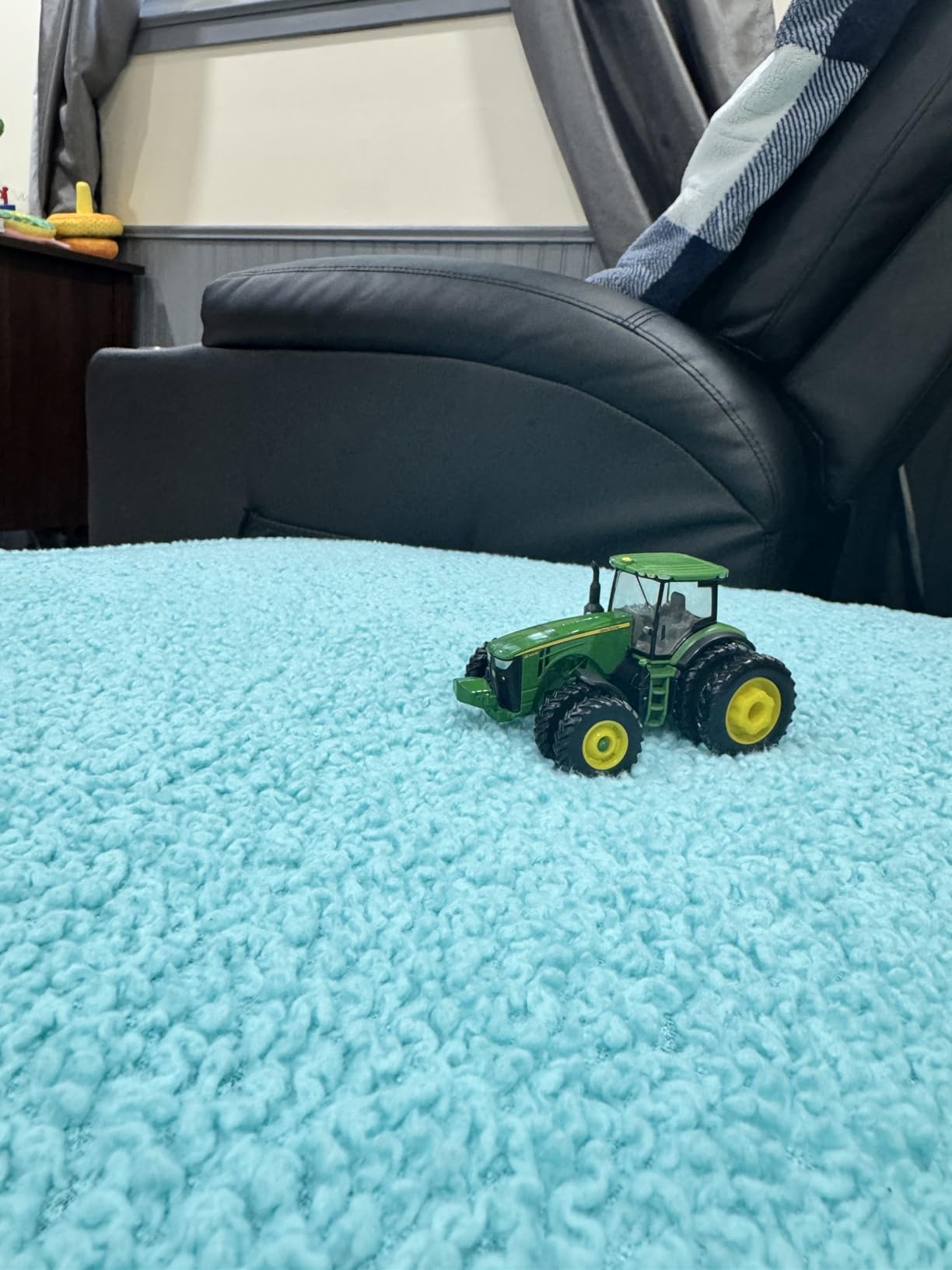 ERTL John Deere 8320R Tractor and Model 637 Disk Set (1:64 Scale) customer photo 1