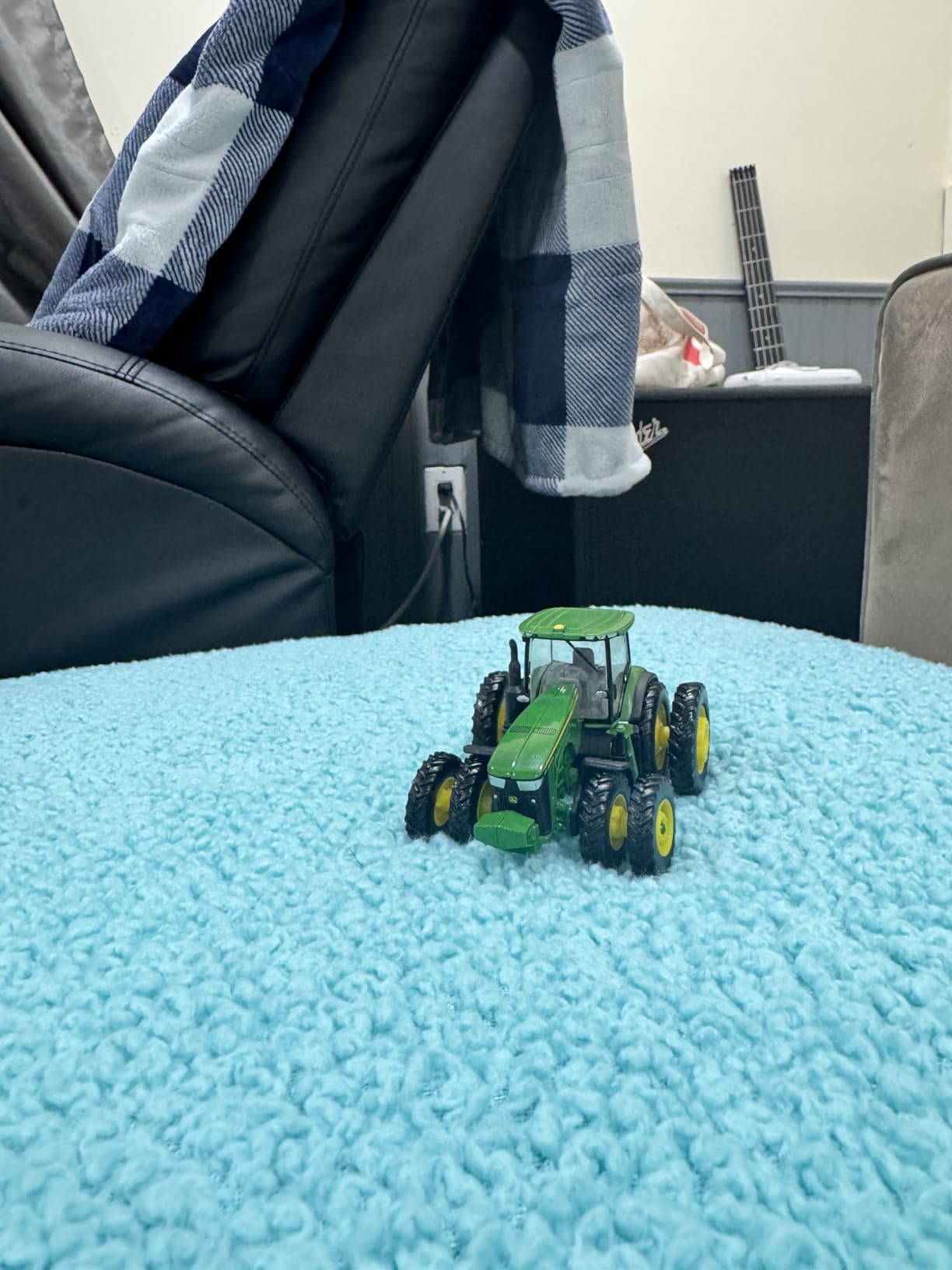 ERTL John Deere 8320R Tractor and Model 637 Disk Set (1:64 Scale) customer photo 2