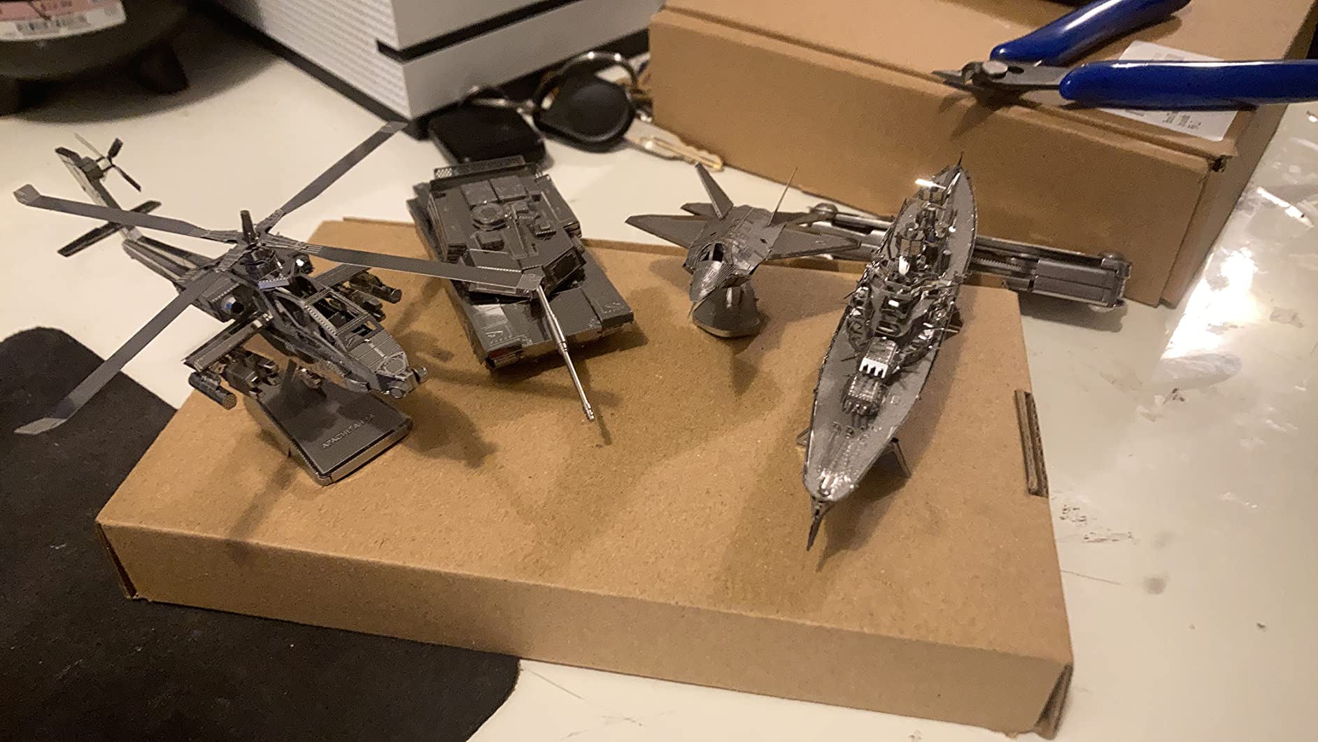 Fascinations Metal Earth AH-64 Apache 3D Metal Model Kit customer photo 2