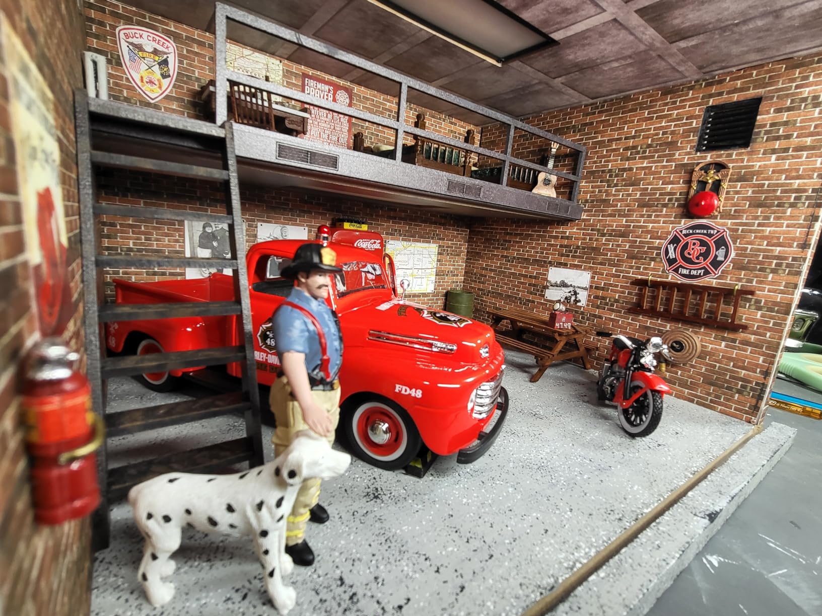 Maisto 1:24 Scale Harley Davidson 1936 EL Knucklehead + 1948 Ford F-1 Die-Cast Vehicle customer photo 2