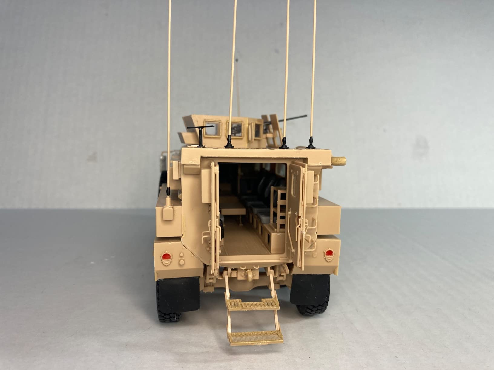 Meng U.S. Cougar 6x6 MRAP Vehicle Model Kit, 1/35 Scale customer photo 1