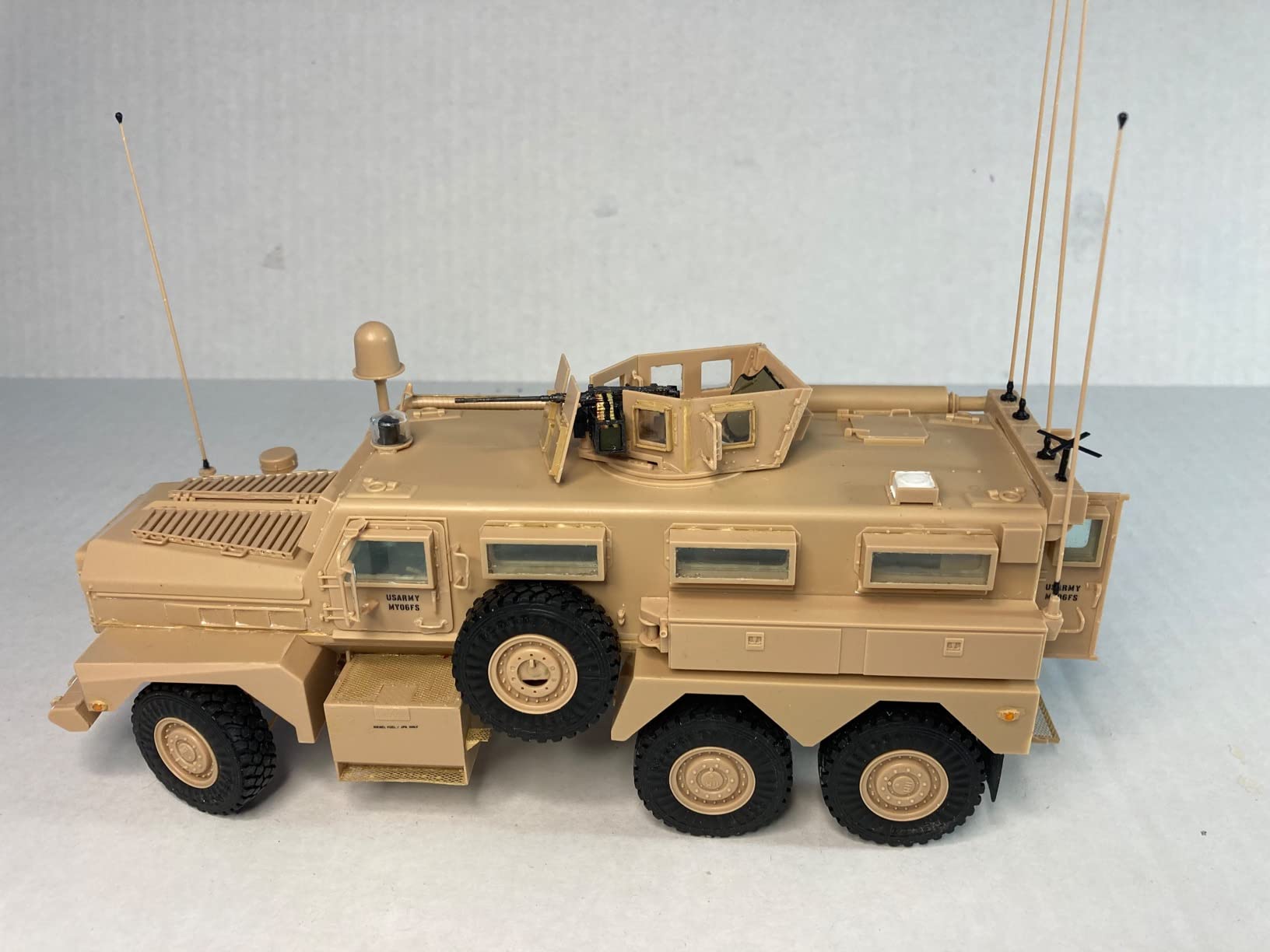 Meng U.S. Cougar 6x6 MRAP Vehicle Model Kit, 1/35 Scale customer photo 2