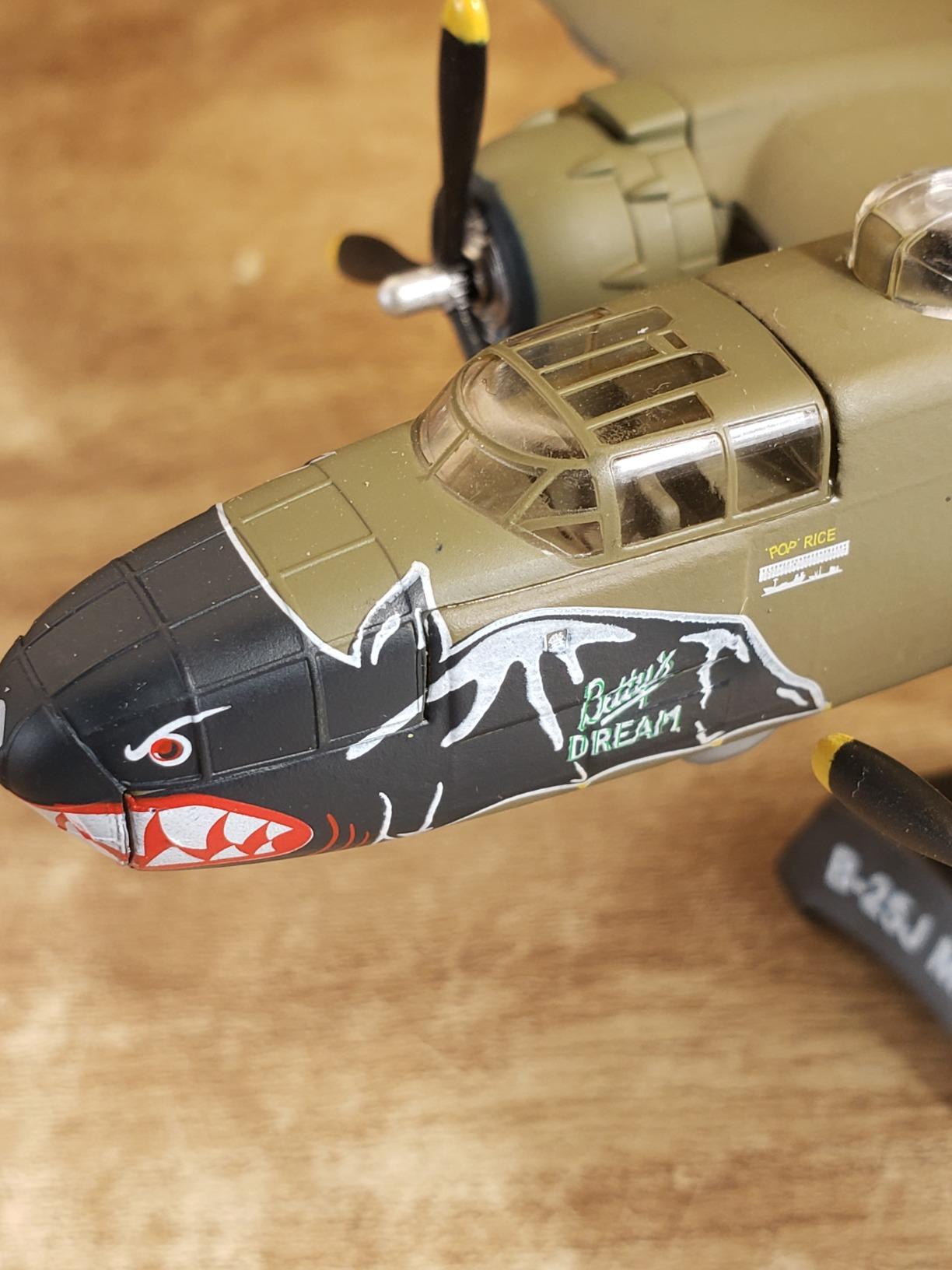Daron Postage Stamp USAF B-25J Mitchell Betty's Dream Vehicle (1/100 Scale),unisex-children customer photo 2