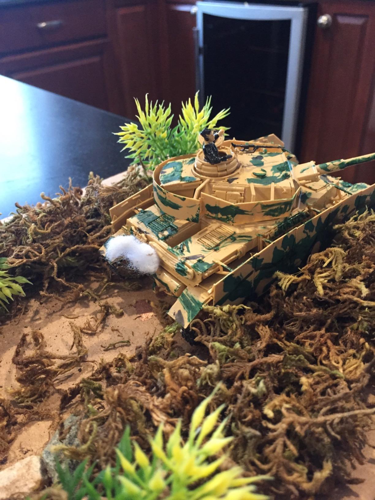 Tamiya 32584 1/48 German Panzer IV AUSF.H Plastic Model Kit customer photo 2