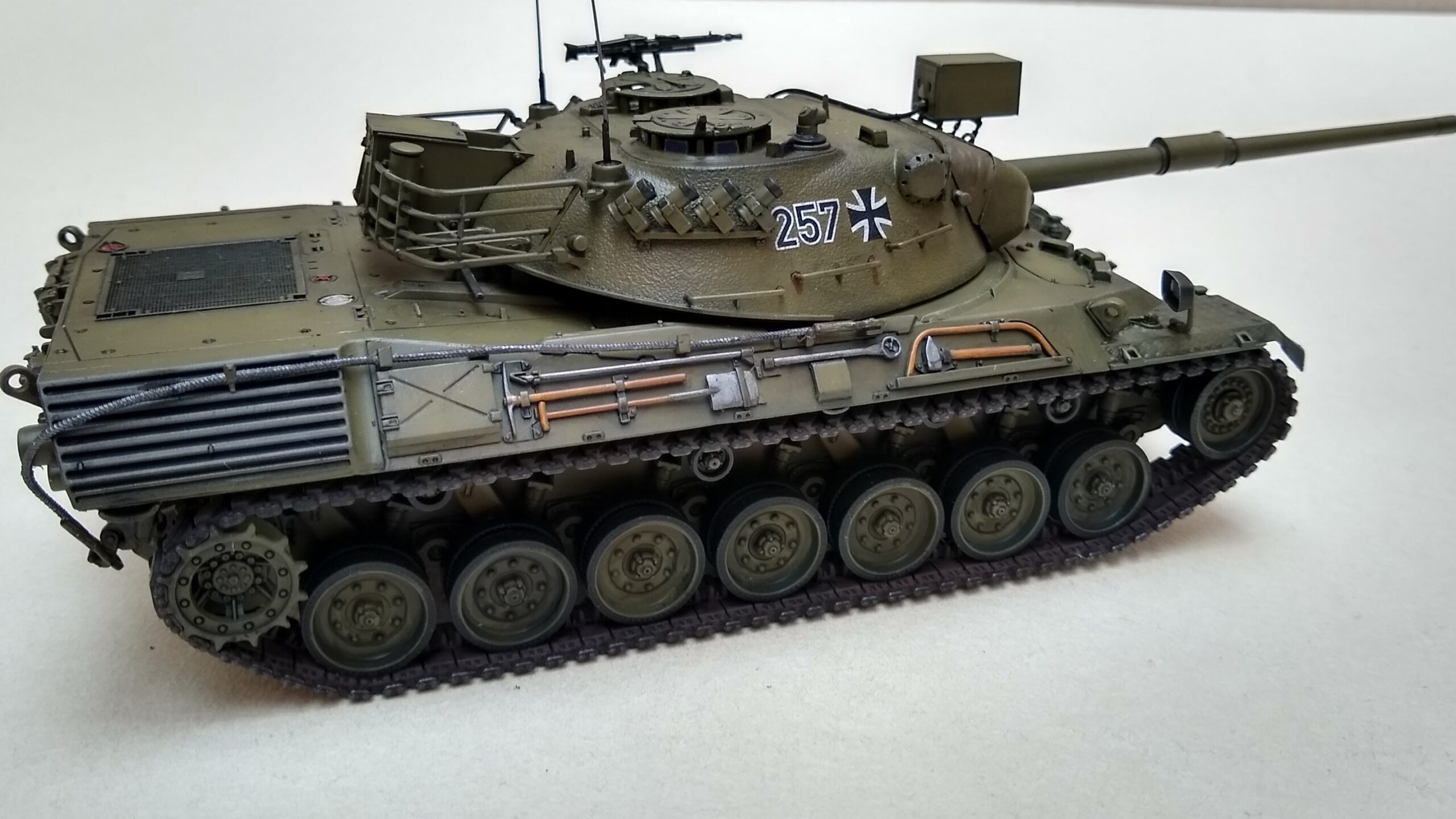 Revell Leopard 1 Model Kit 1:35 Scale customer photo 1