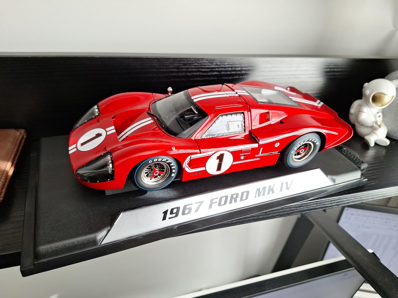 SC423 1967 Ford GT MK IV #1 Red LeMans Winner 24 Hours 1/18 Diecast Model Car customer photo 1
