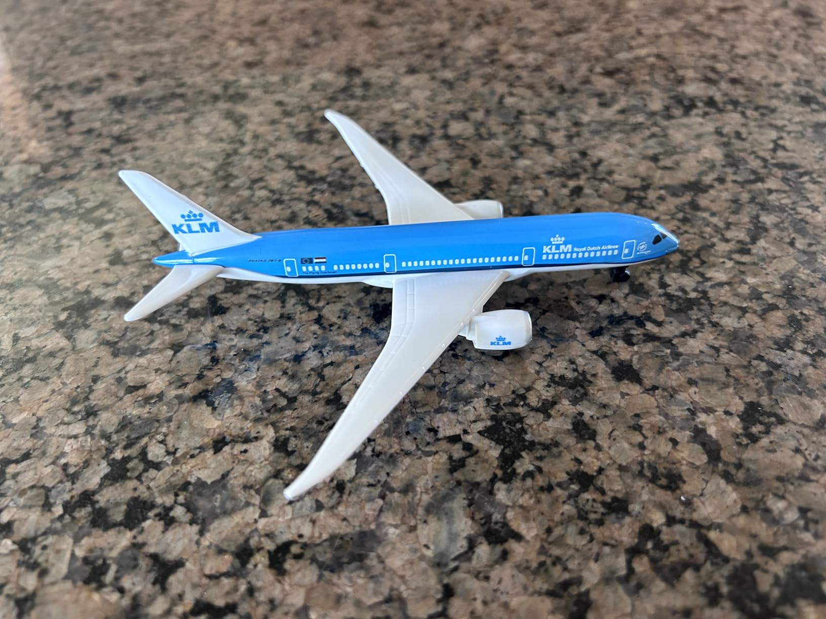 Daron British Airways Concorde Single Plane Toy, White Small customer photo 2