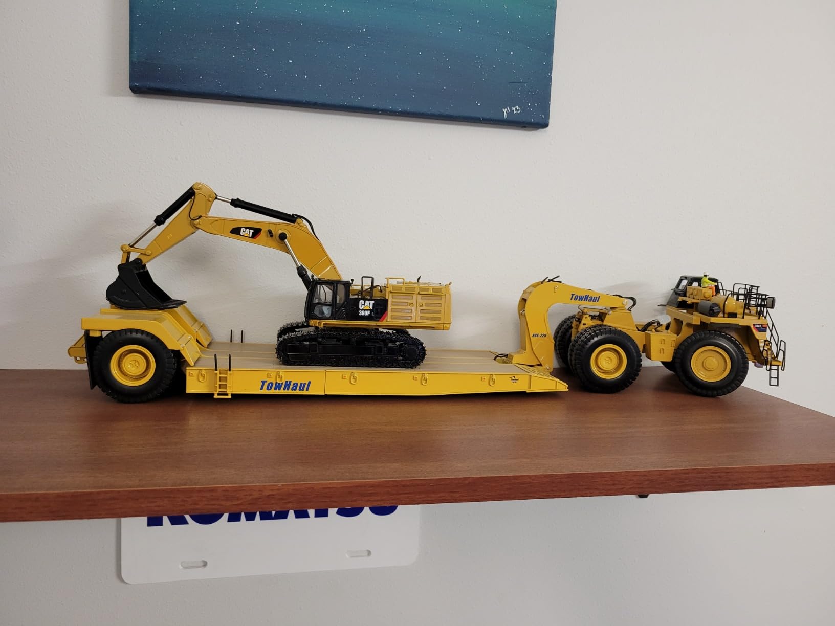 Diecast Masters 1:50 Caterpillar 390F L Hydraulic Excavator | High Line Series Cat Trucks & Construction Equipment | 1:50 Scale Model Diecast Collectible Model 85284 customer photo 1