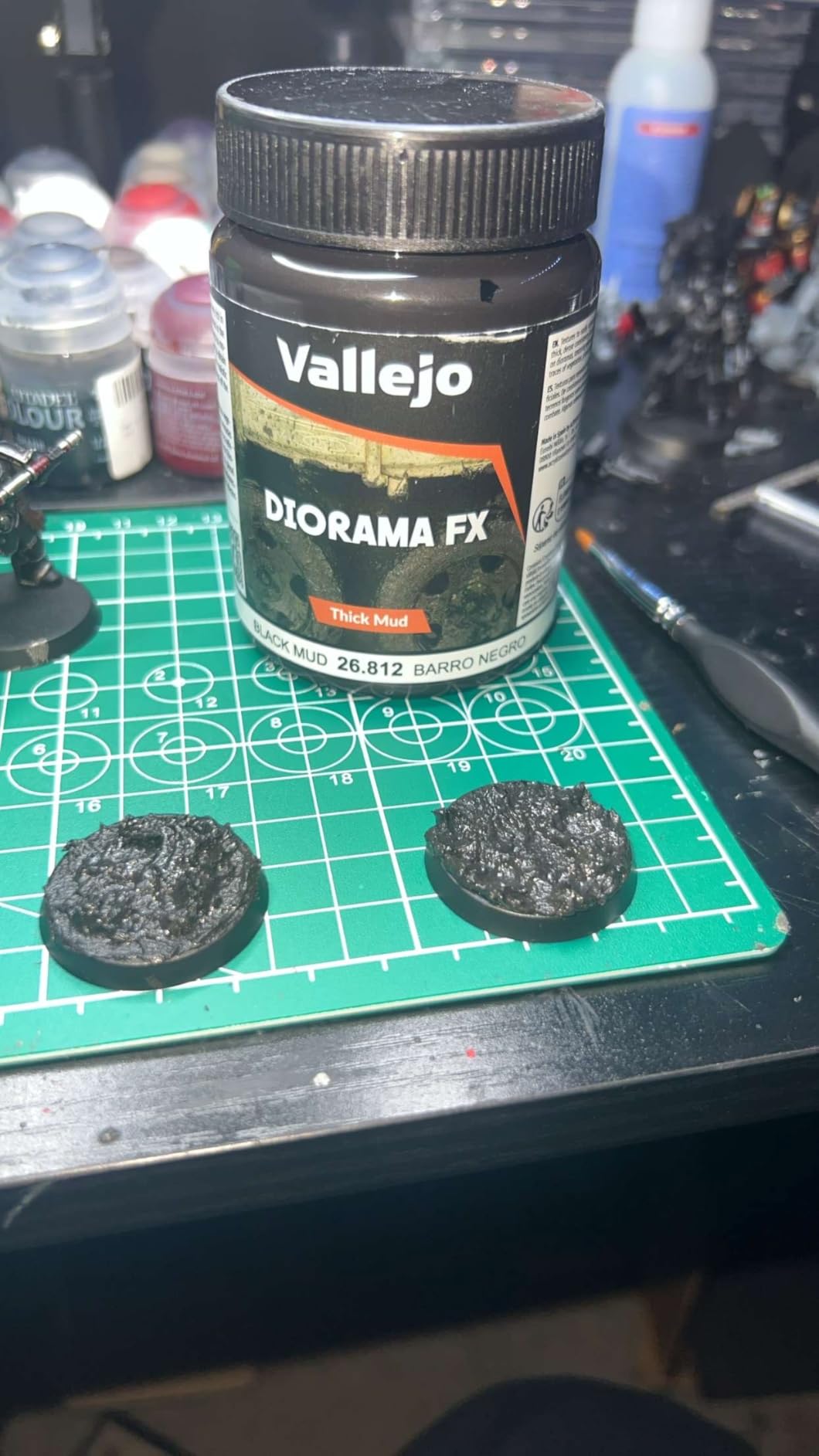 Vallejo - Diorama FX Thick Mud | European Mud 200 ml (6.76 fl.oz.) | Premium Acrylic Color For Modelers & Miniature Enthusiasts customer photo 2