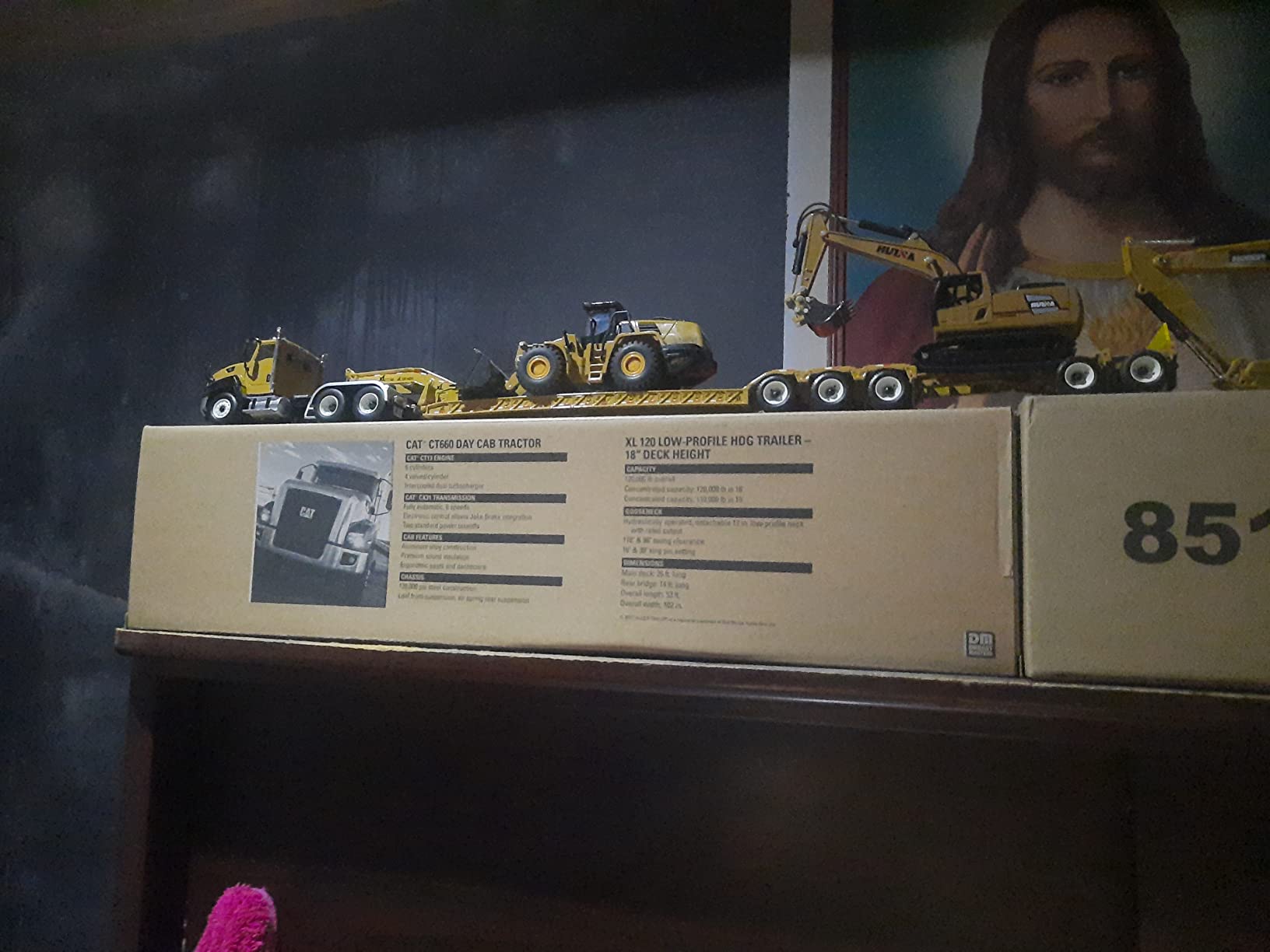1:50 Scale Caterpillar CT660 Day Cab Tractor & XL120 Lowboy Trailer | Core Classics Series Cat Trucks & Construction Equipment Model 85503C customer photo 2