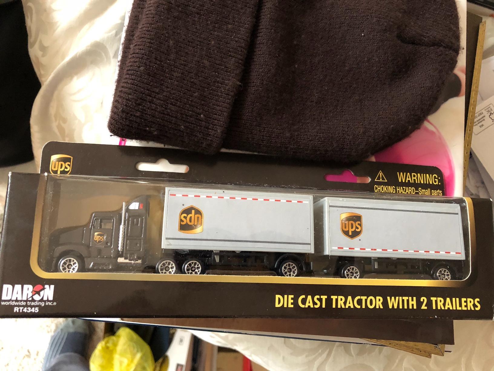 Daron 2011 UPS Tandem Tractor Trailer 1/87 HO Scale Diecast Truck customer photo 2