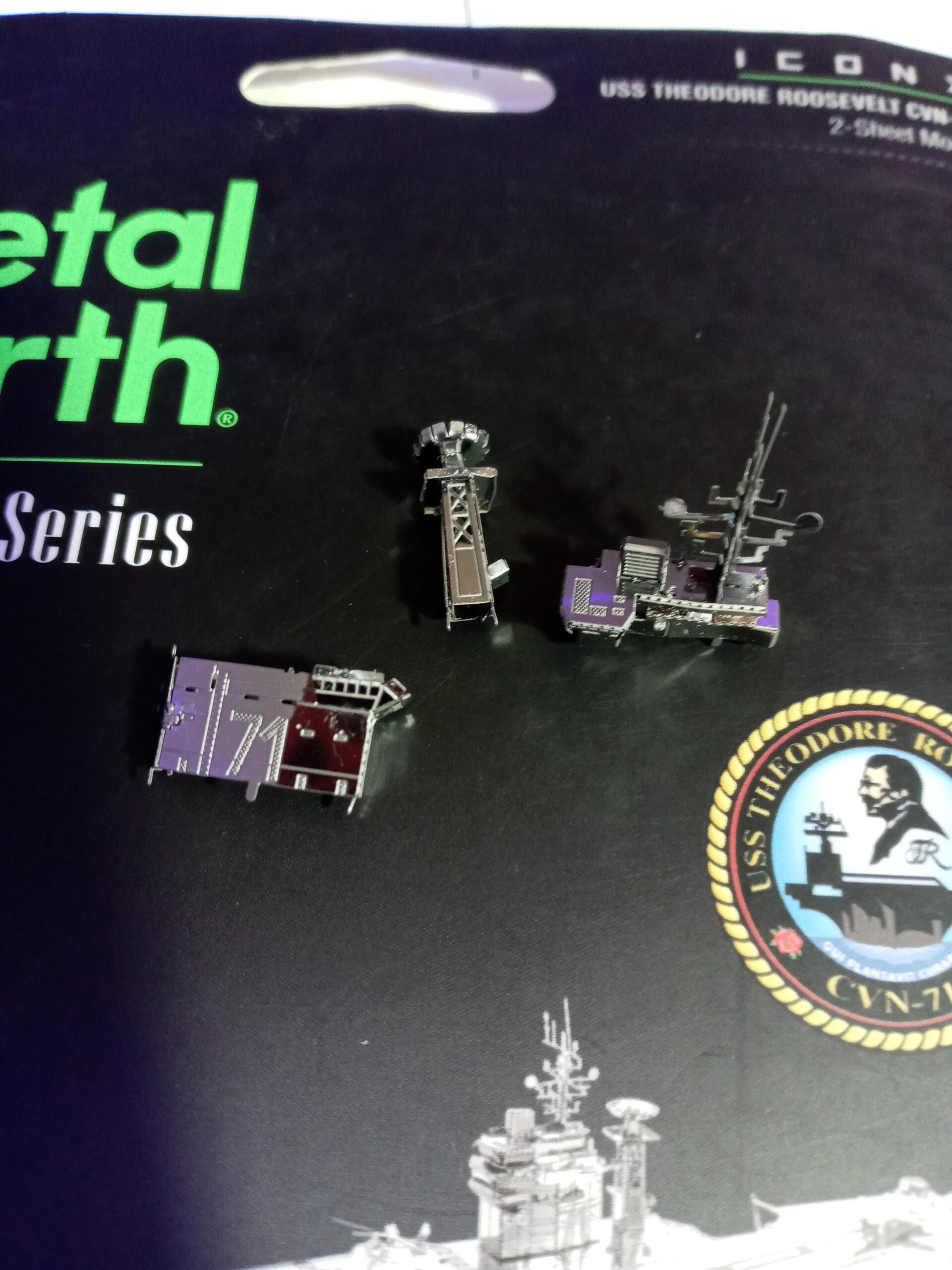 Metal Earth Premium Series USS Theodore Roosevelt CVN-71 3D Metal Model Kit Fascinations customer photo 2