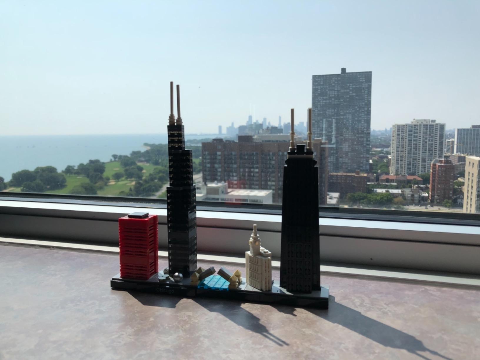 LEGO Architecture Chicago 21033 Skyline Building Blocks Set (444 Pieces) customer photo 2