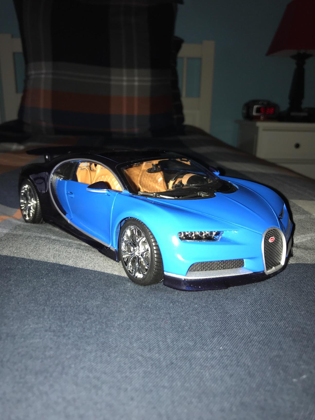 2016 Bugatti Chiron Blue 1/18 Diecast Model Car customer photo 1