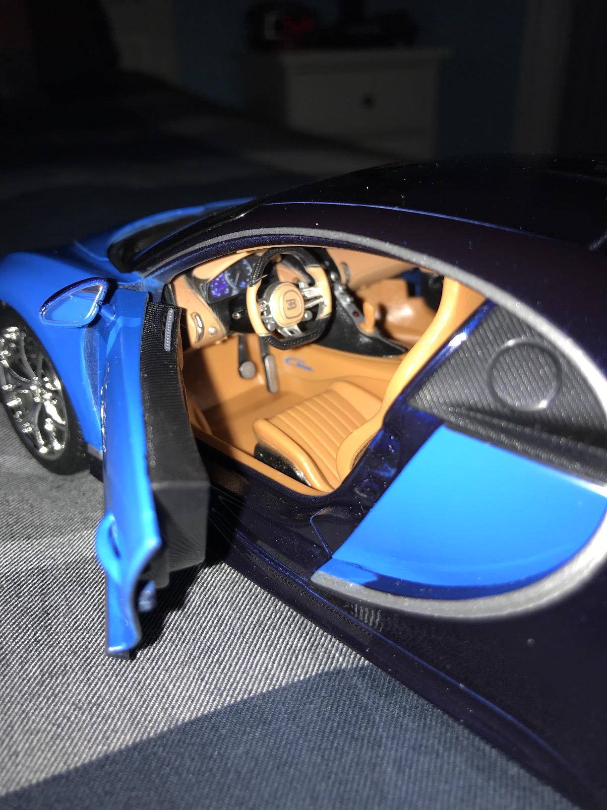 2016 Bugatti Chiron Blue 1/18 Diecast Model Car customer photo 2
