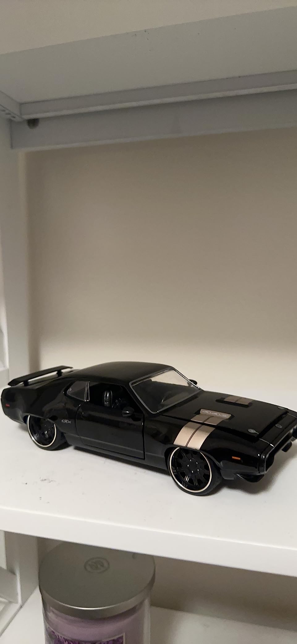 Jada Toys Fast & Furious 1:24 Dom's Plymouth GTX Die-cast Car, Toys for Kids and Adults, Black, Standard customer photo 2