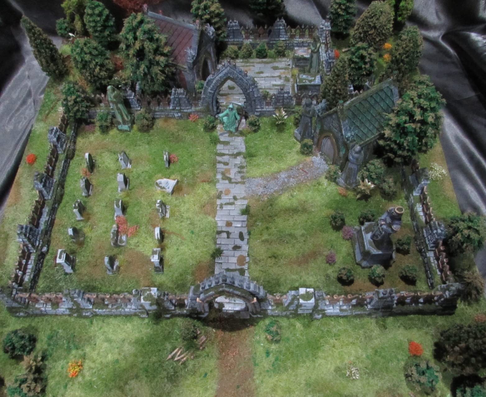 EnderToys Mausoleum Graveyard Scene - DND Terrain Scenery for Tabletop 28mm Miniatures Wargame customer photo 1