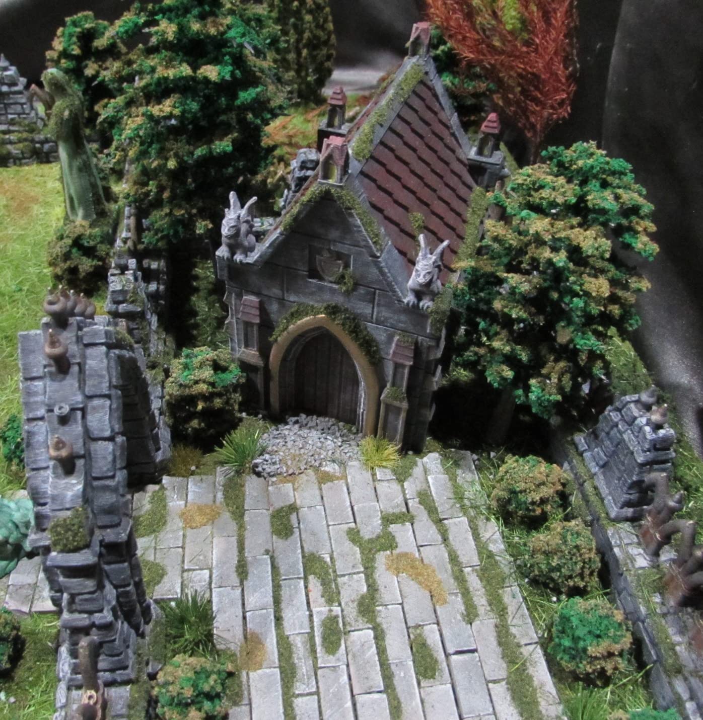 EnderToys Mausoleum Graveyard Scene - DND Terrain Scenery for Tabletop 28mm Miniatures Wargame customer photo 2