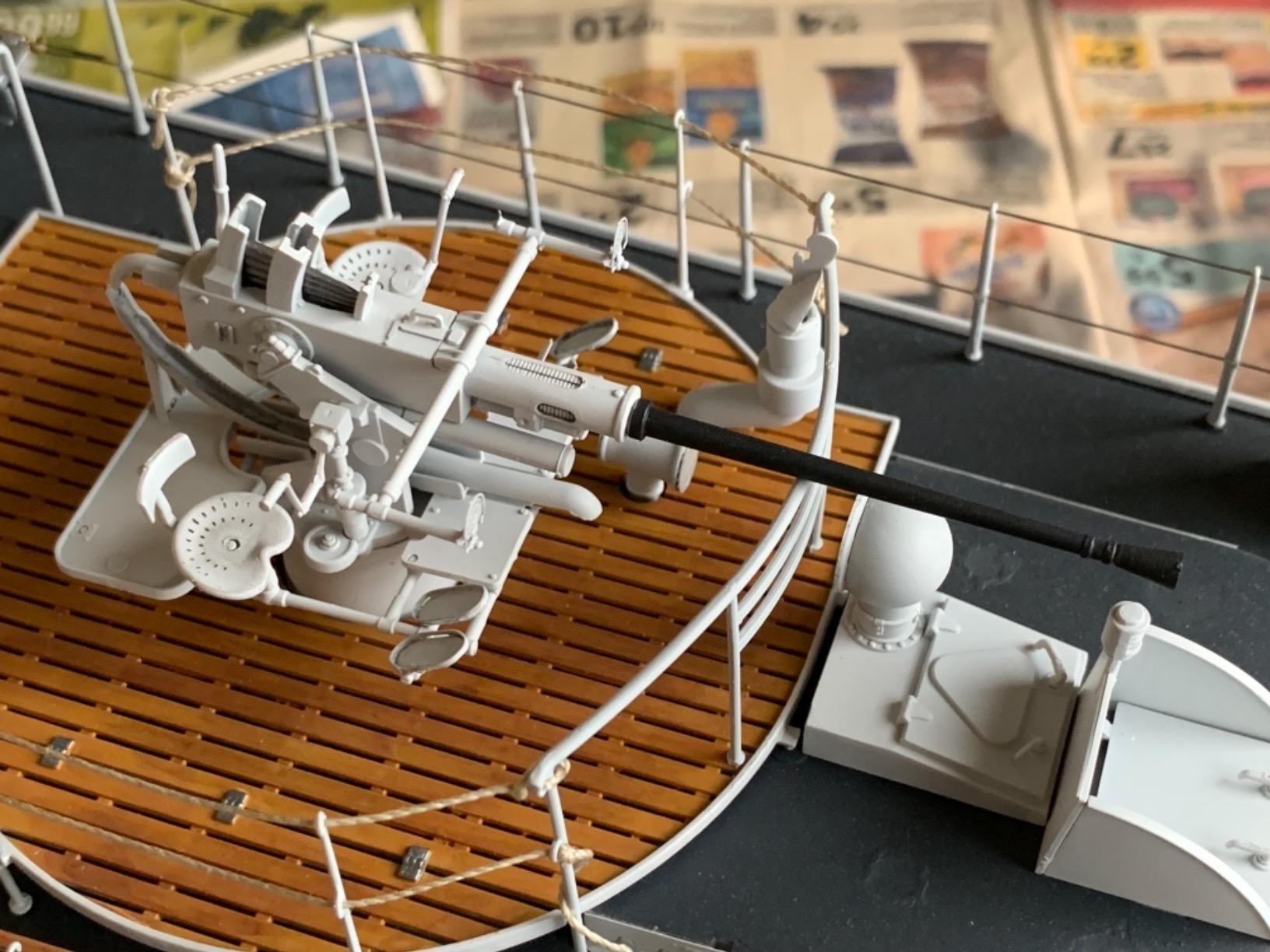 Italeri 5620 German WWII Schnellboot S-38 Torpedo Boat (S-Boot), Armed with 4 cm Flak 28 (Bofors) - Fully Upgraded Moulds 1/35 Scale Model Kit customer photo 2