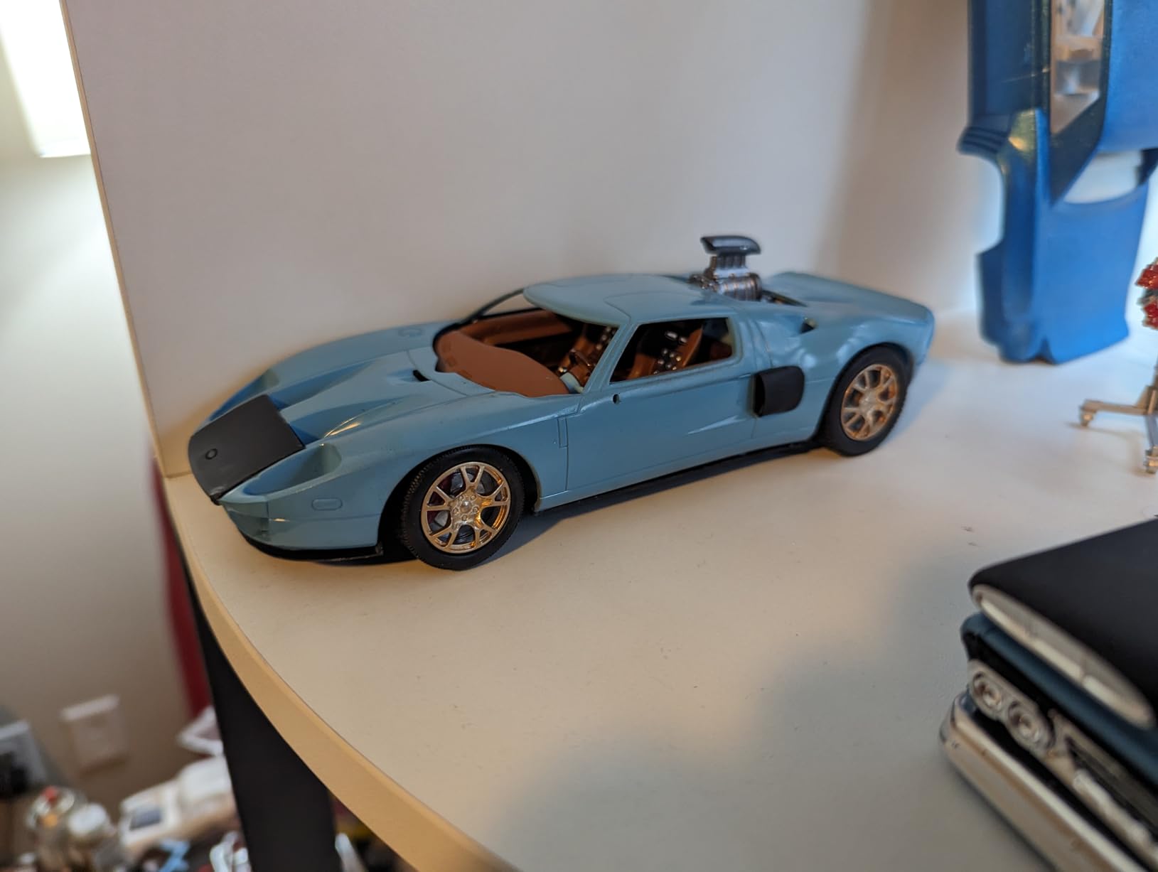 Polar Lights Gulf 2006 Ford GT (Snap) 2T 1:25 Scale Model Kit customer photo 1