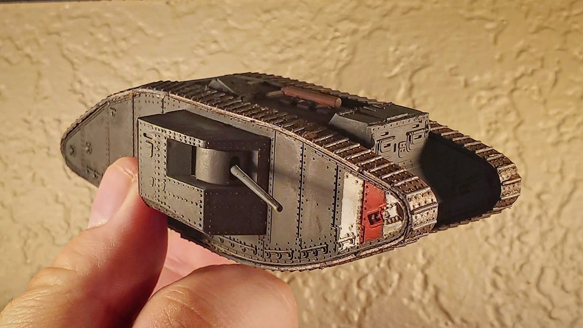 Airfix Model Tank - A01315V WWI Male Tank Mk.I, 1:76 Scale customer photo 1