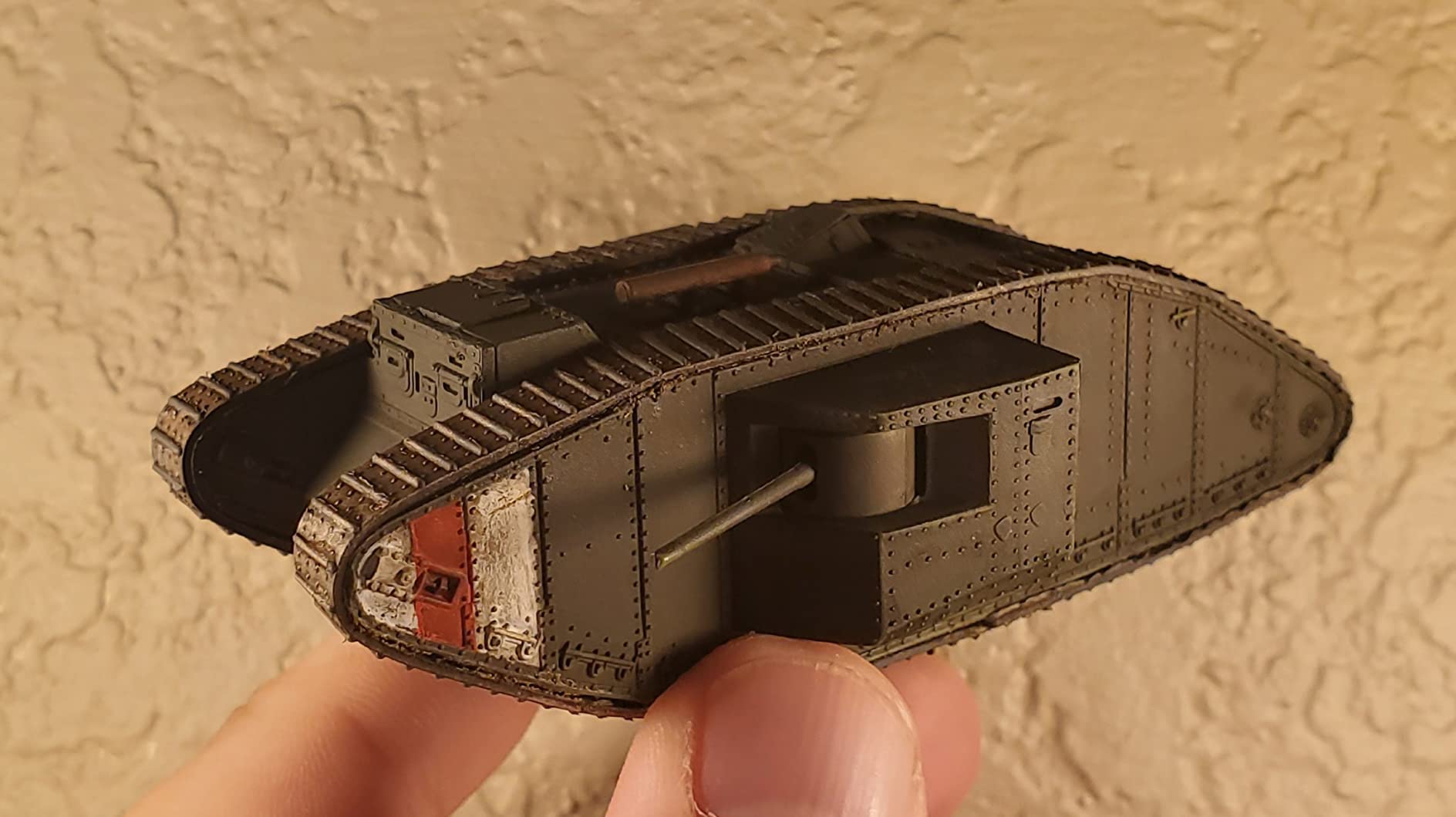 Airfix Model Tank - A01315V WWI Male Tank Mk.I, 1:76 Scale customer photo 2