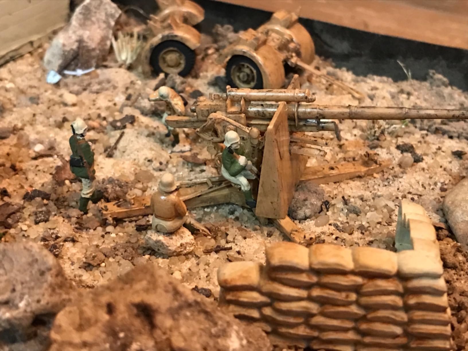 Airfix A01309V Bren Gun Carrier & 6PDR Anti-Tank Gun, 1:76 Scale, Skill Level 2 customer photo 1