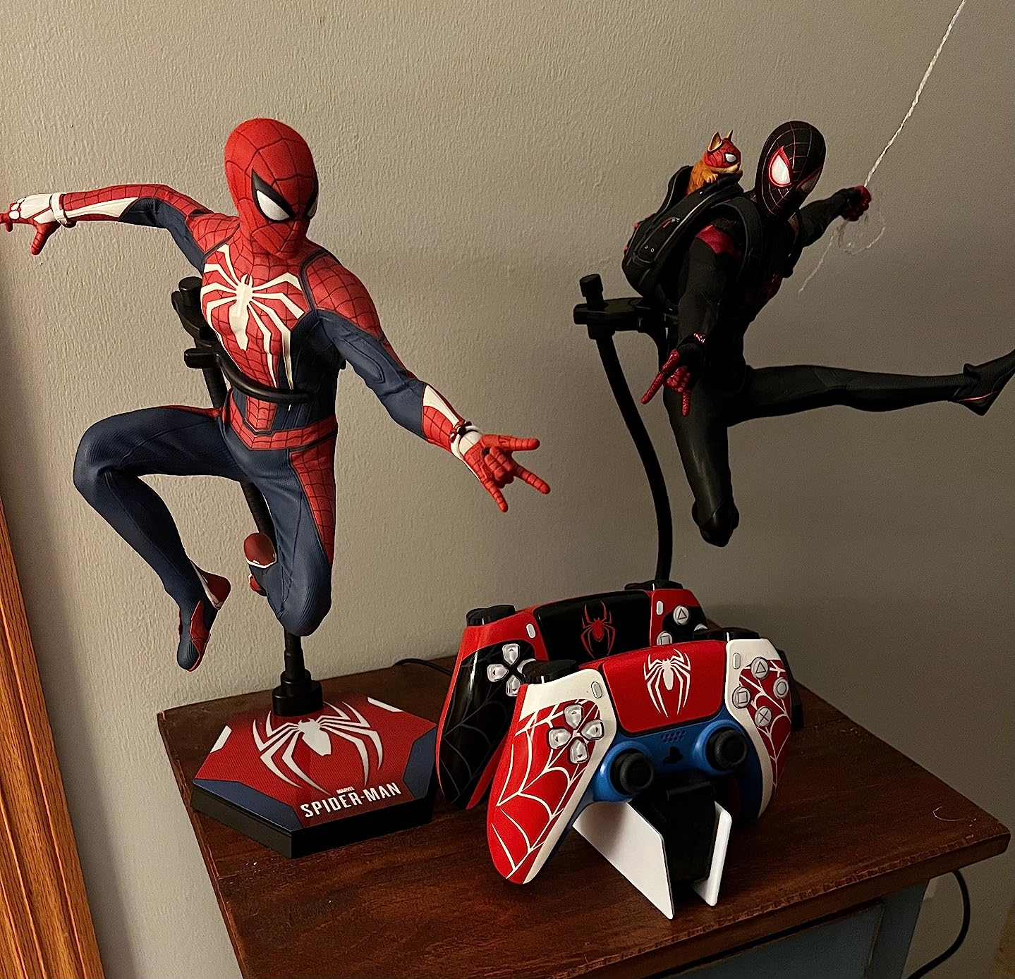 Hot Toys Spider-Man Advanced Suit 1/6 Sixth Scale Figure Marvel Video Game Masterpiece Series Action Figure customer photo 1