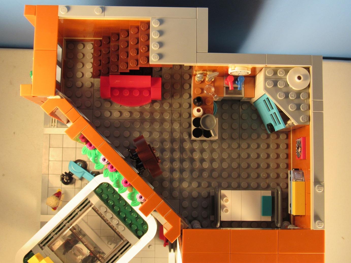 LEGO Creator Expert Corner Garage 10264 Building Kit (2569 Pieces) customer photo 2