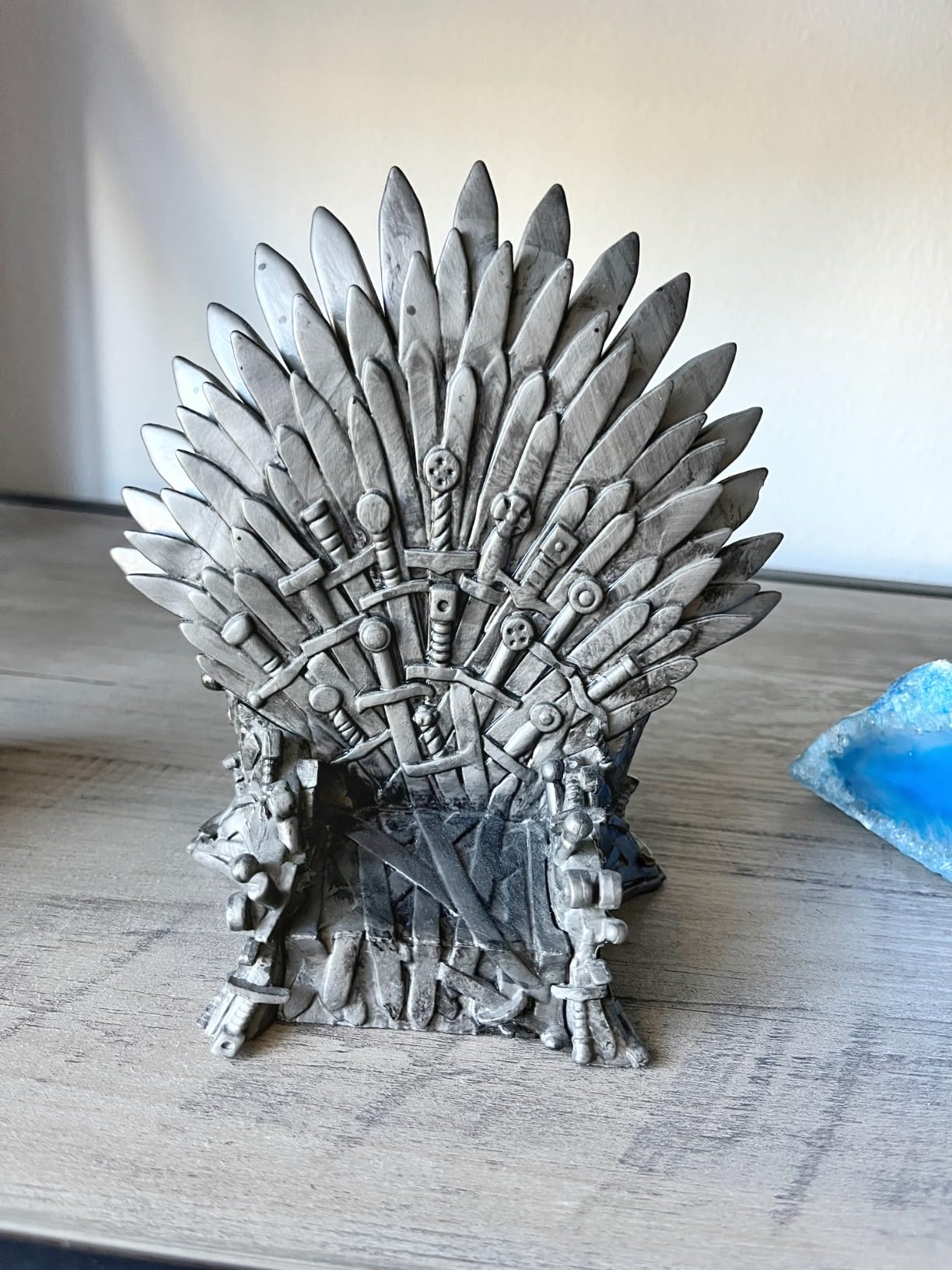 Pop! Deluxe: Game of Thrones - Daenerys Sitting on Throne, Multicolor, Standard customer photo 2